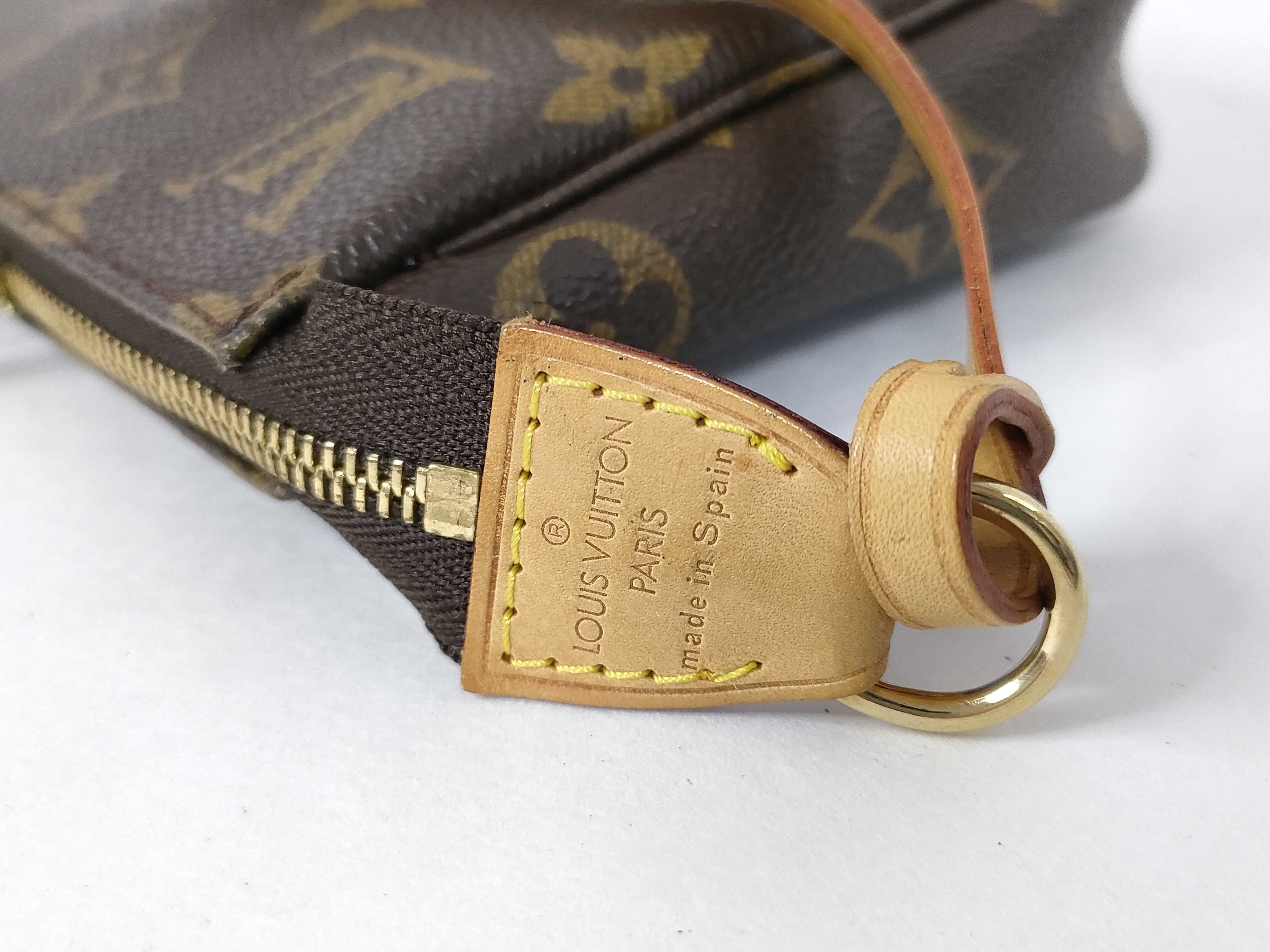 Monogram Louis Vuitton Monogram Accessoire M51980 Pouch — view 11
