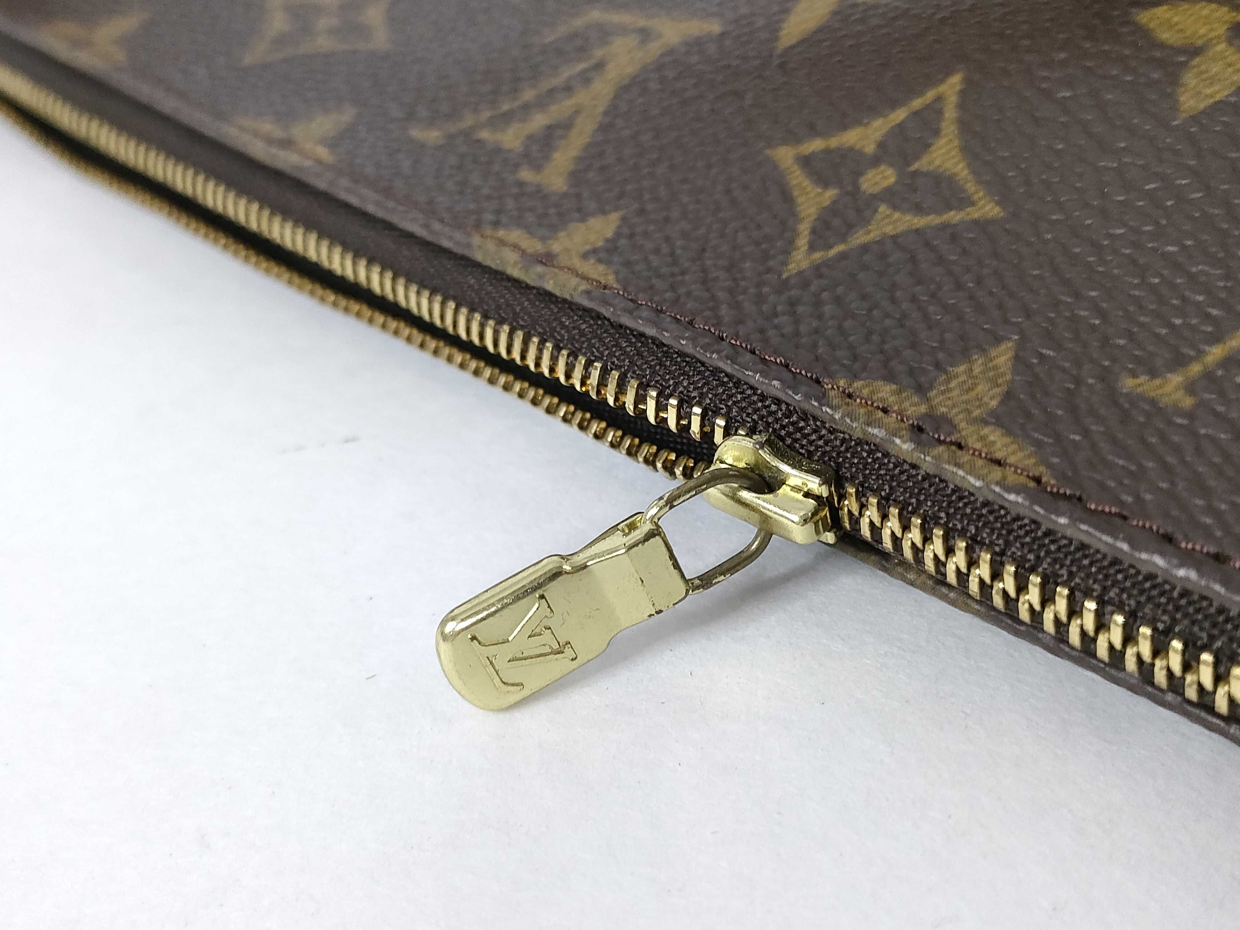 Monogram Louis Vuitton Monogram Accessoire M51980 Pouch — view 12