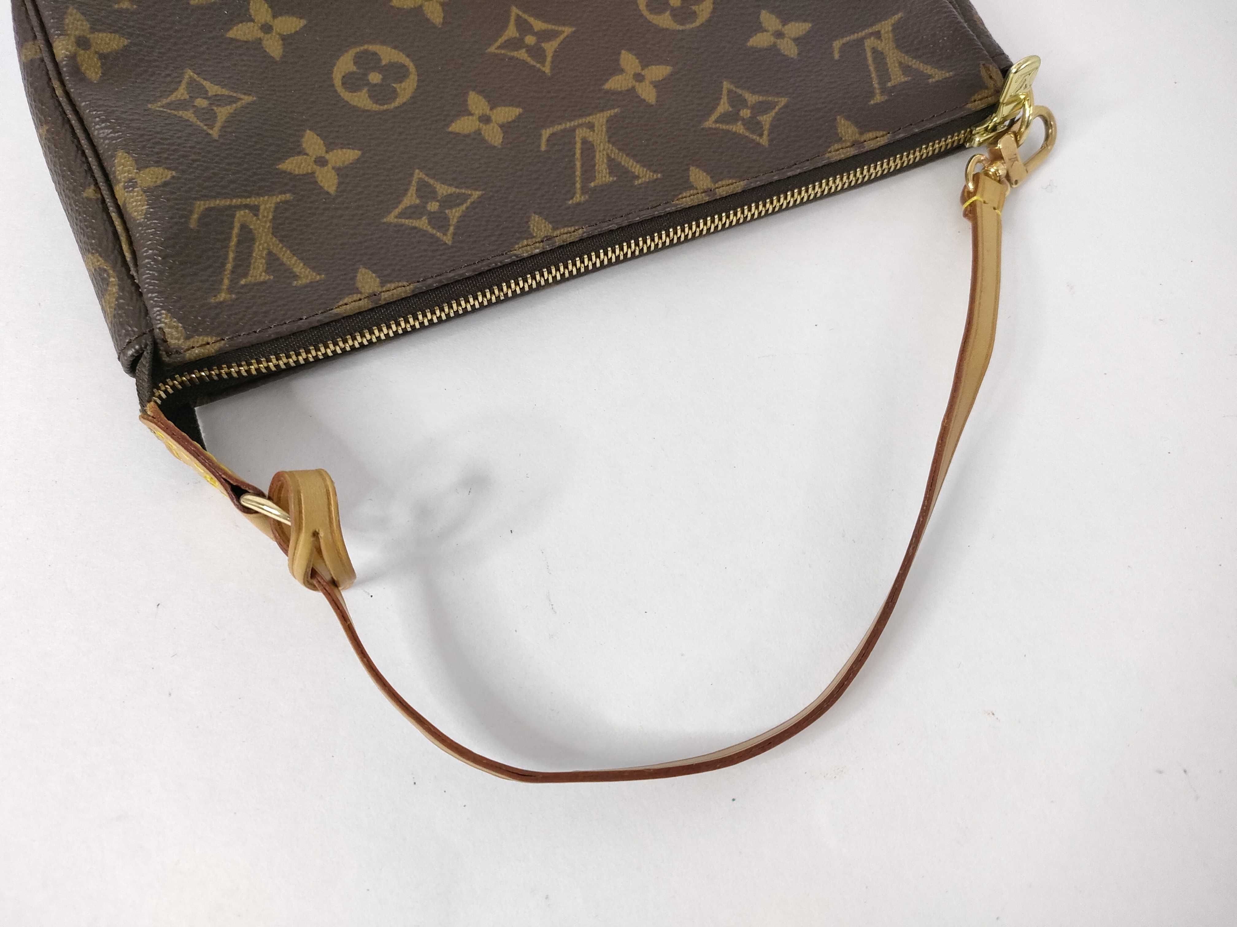 Monogram Louis Vuitton Monogram Accessoire M51980 Pouch — view 3