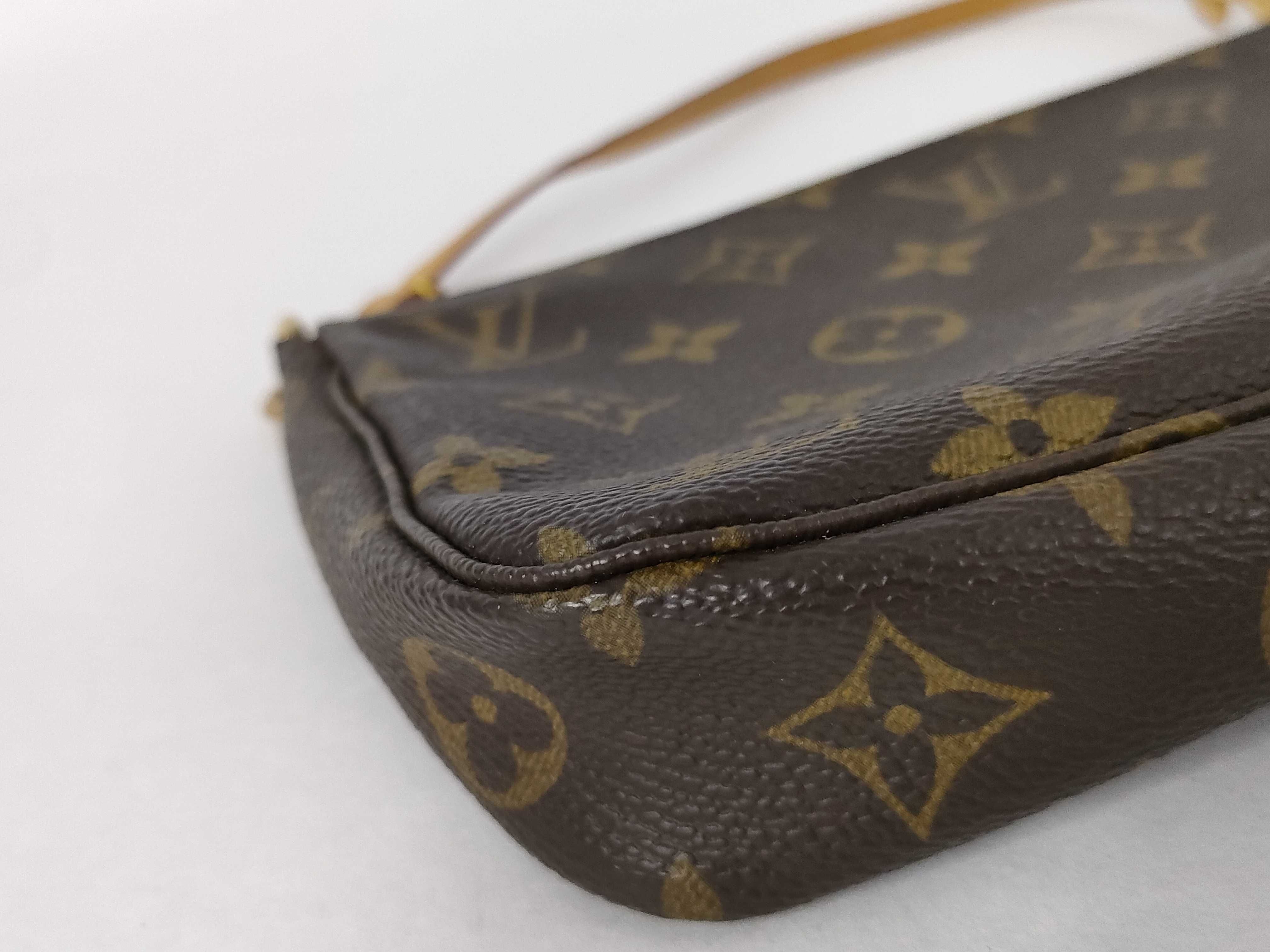Monogram Louis Vuitton Monogram Accessoire M51980 Pouch — view 6