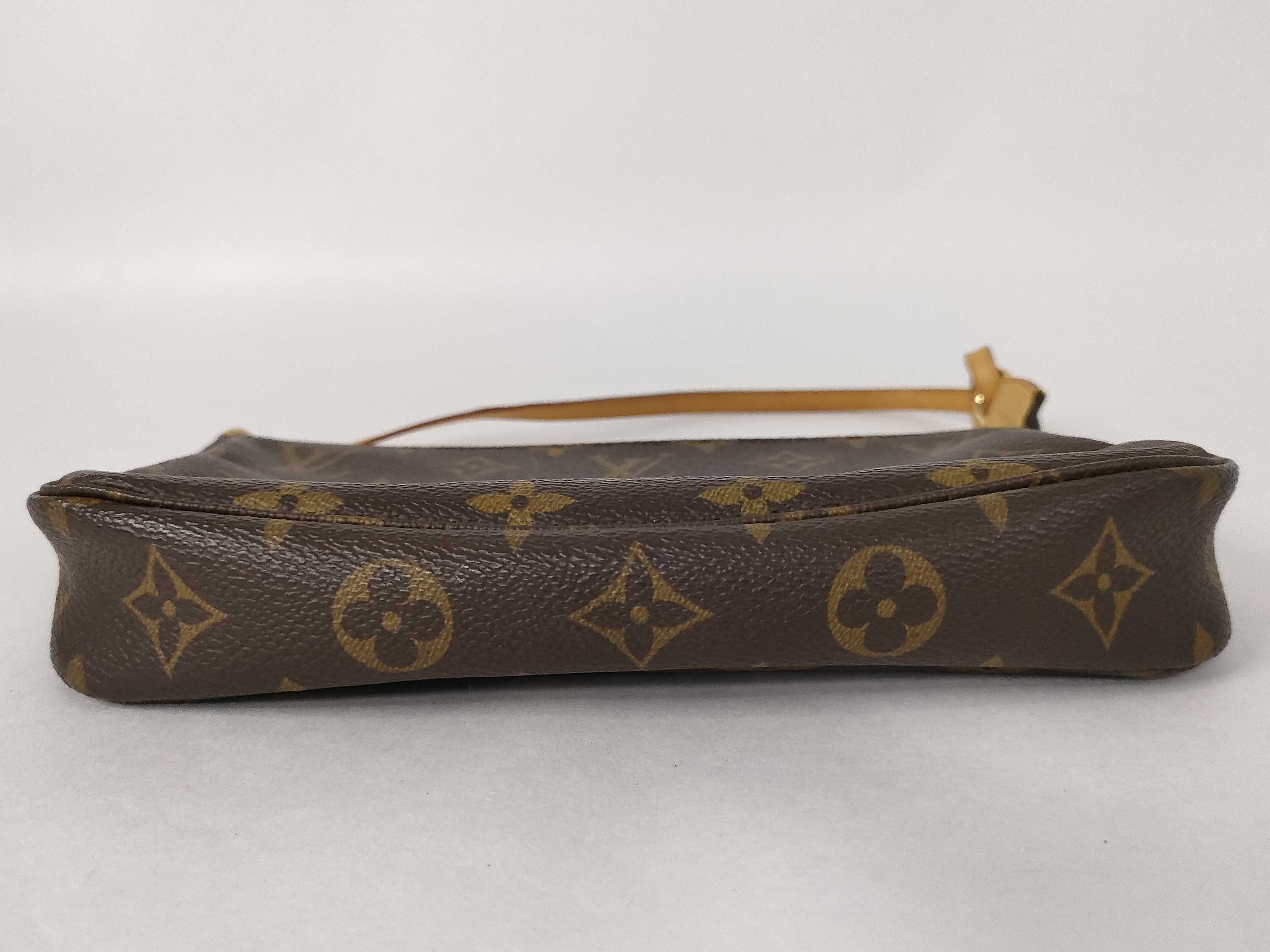 Monogram Louis Vuitton Monogram Accessoire M51980 Pouch — view 7
