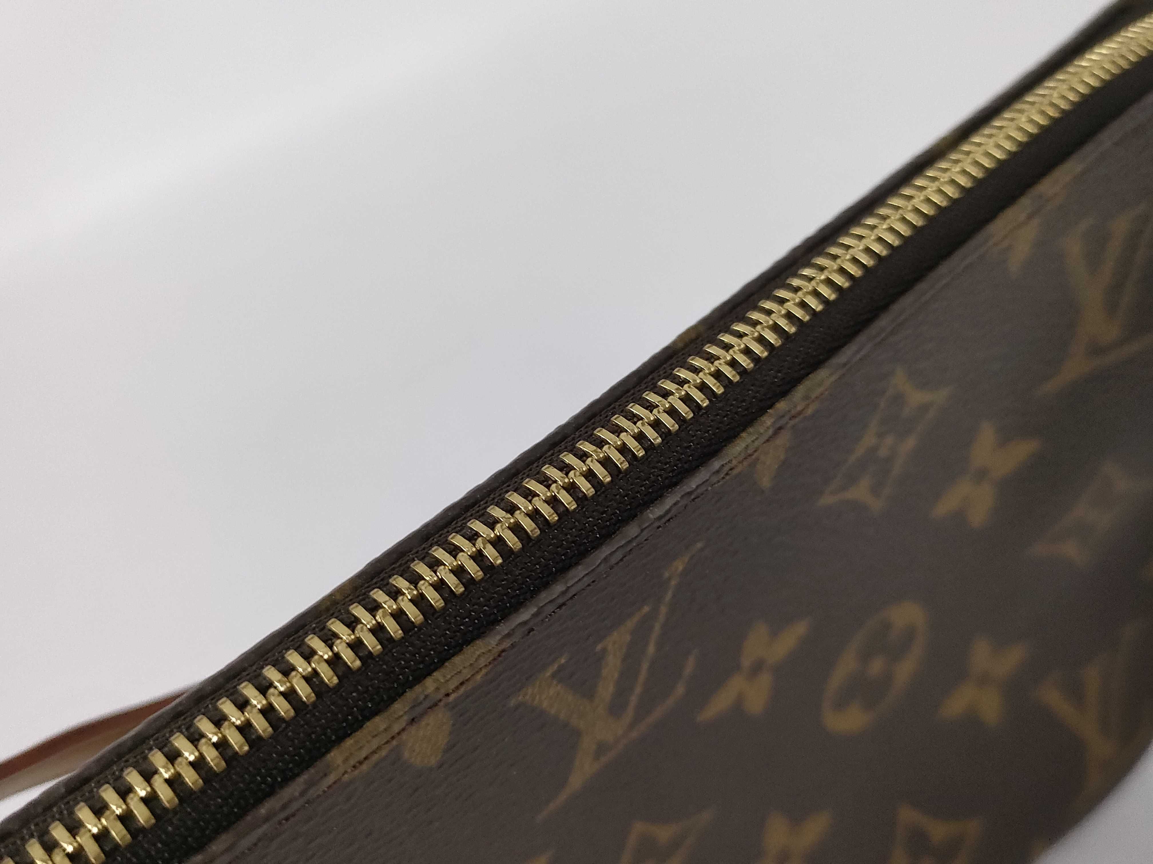 Monogram Louis Vuitton Monogram Accessoire M51980 Pouch — view 8