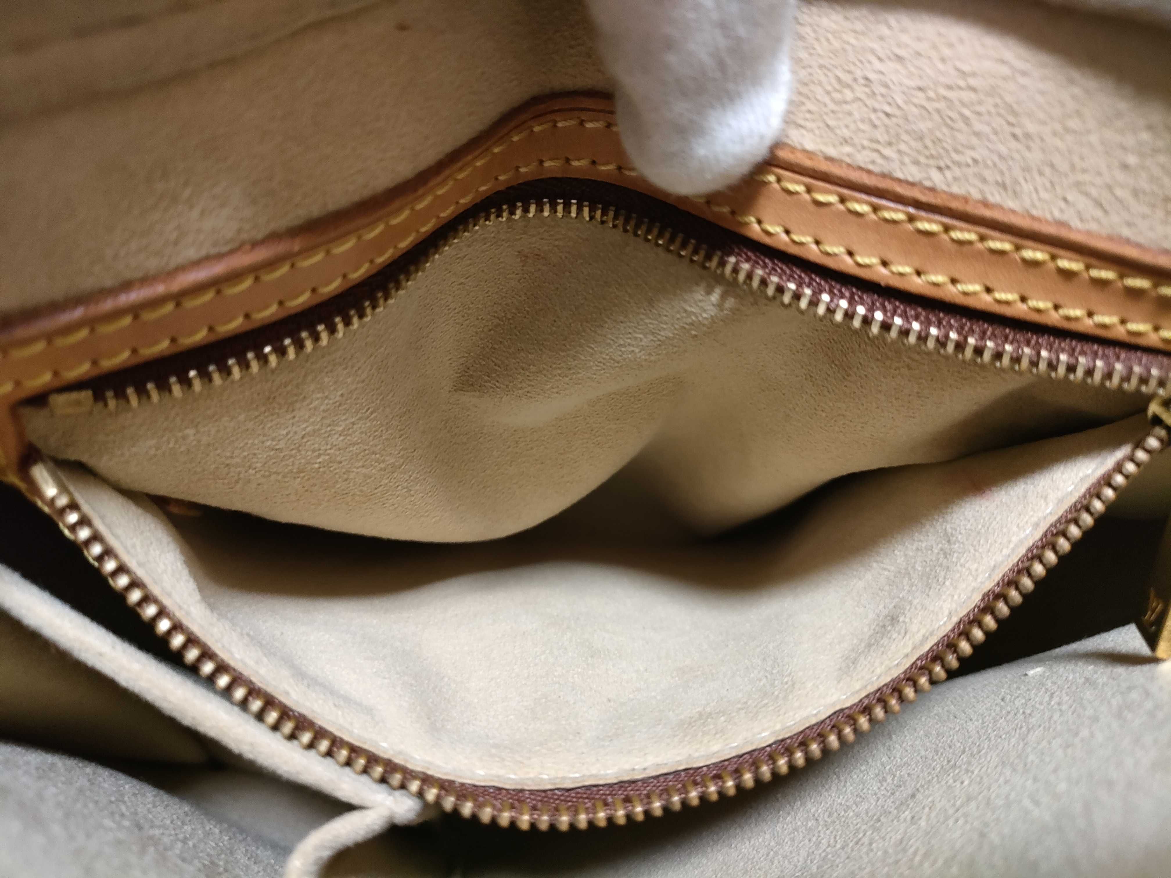 Monogram Looping MM Shoulder Bag — view 11