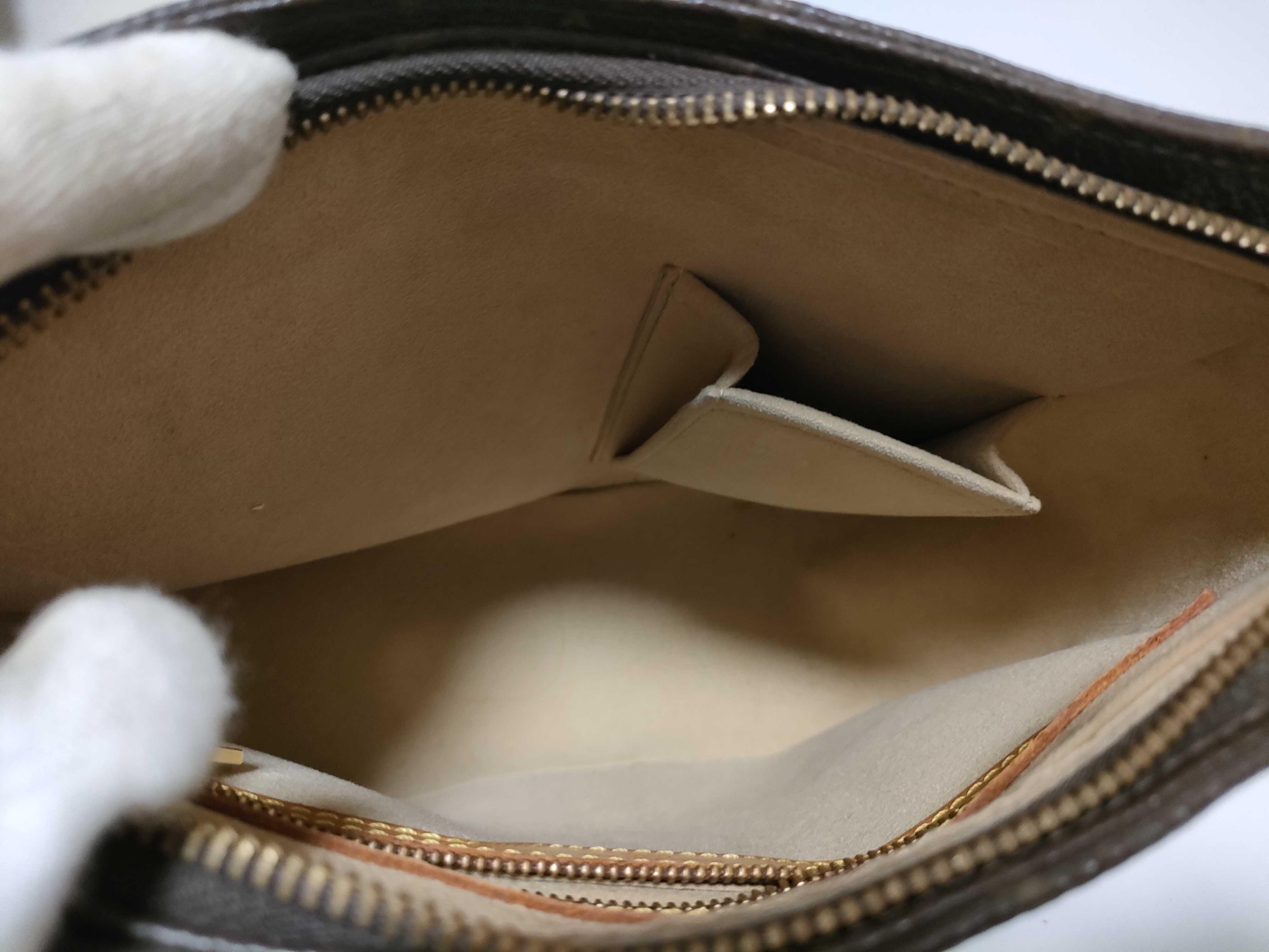 Monogram Looping MM Shoulder Bag — view 10
