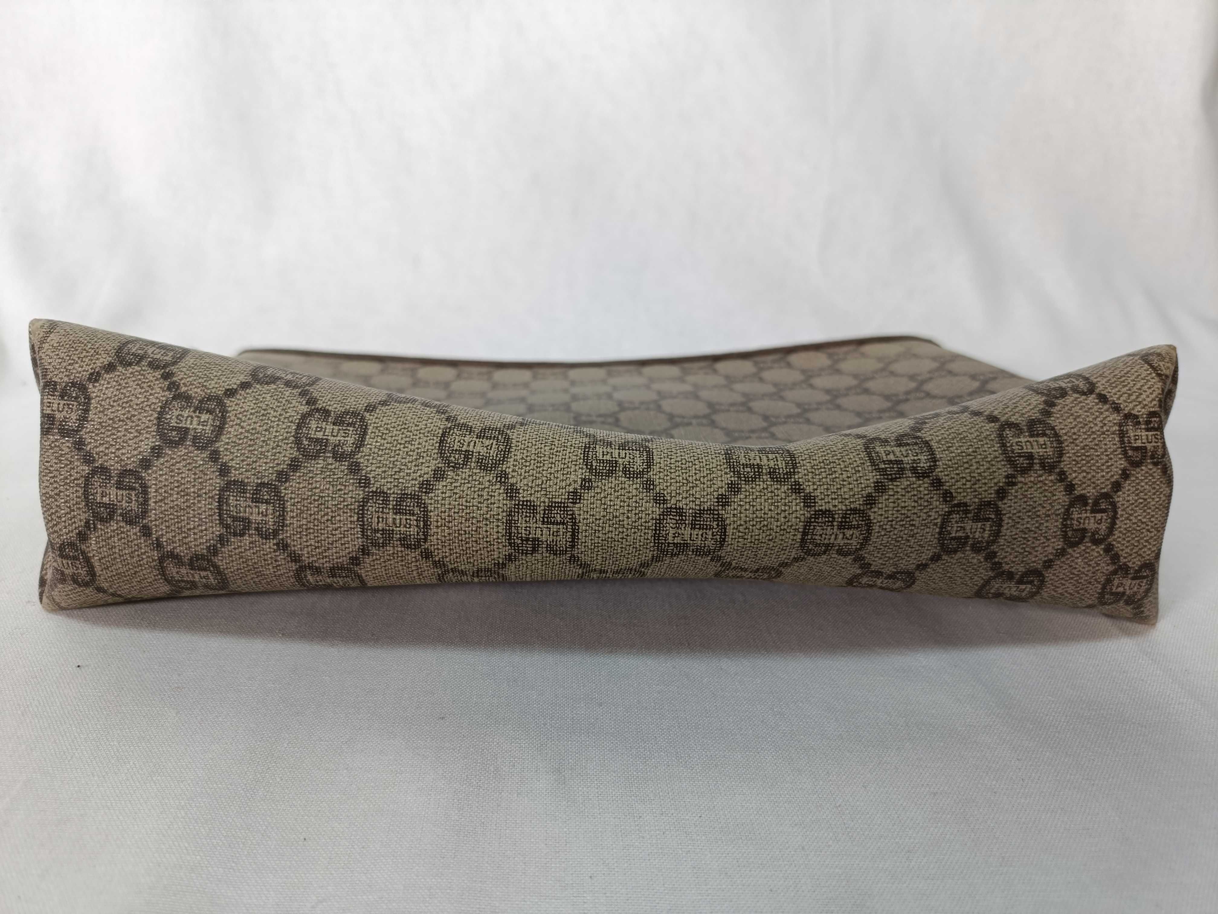 clutch bag — view 3