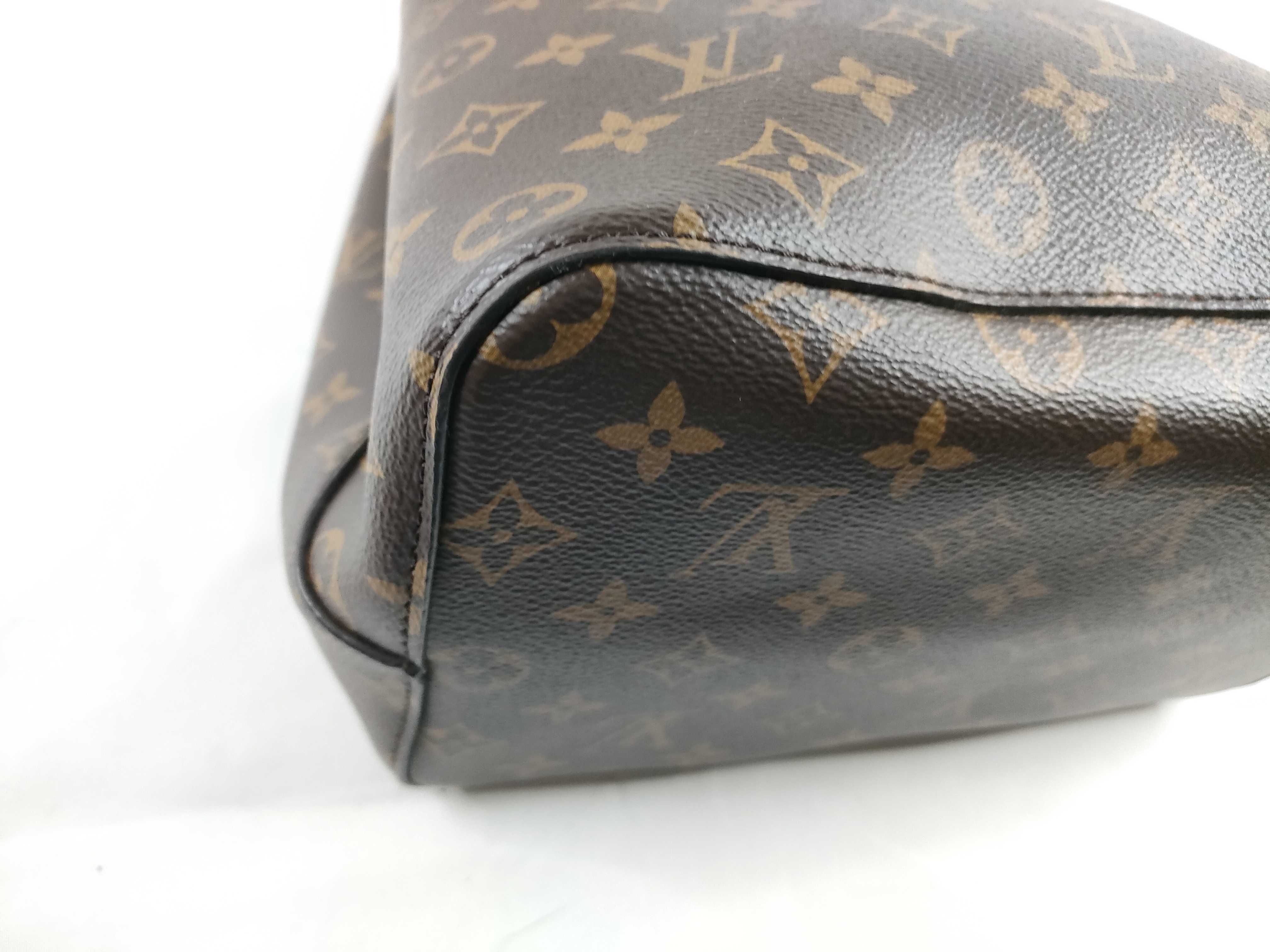 Monogram NeoNoe MM M44021 Shoulder Bag — view 3