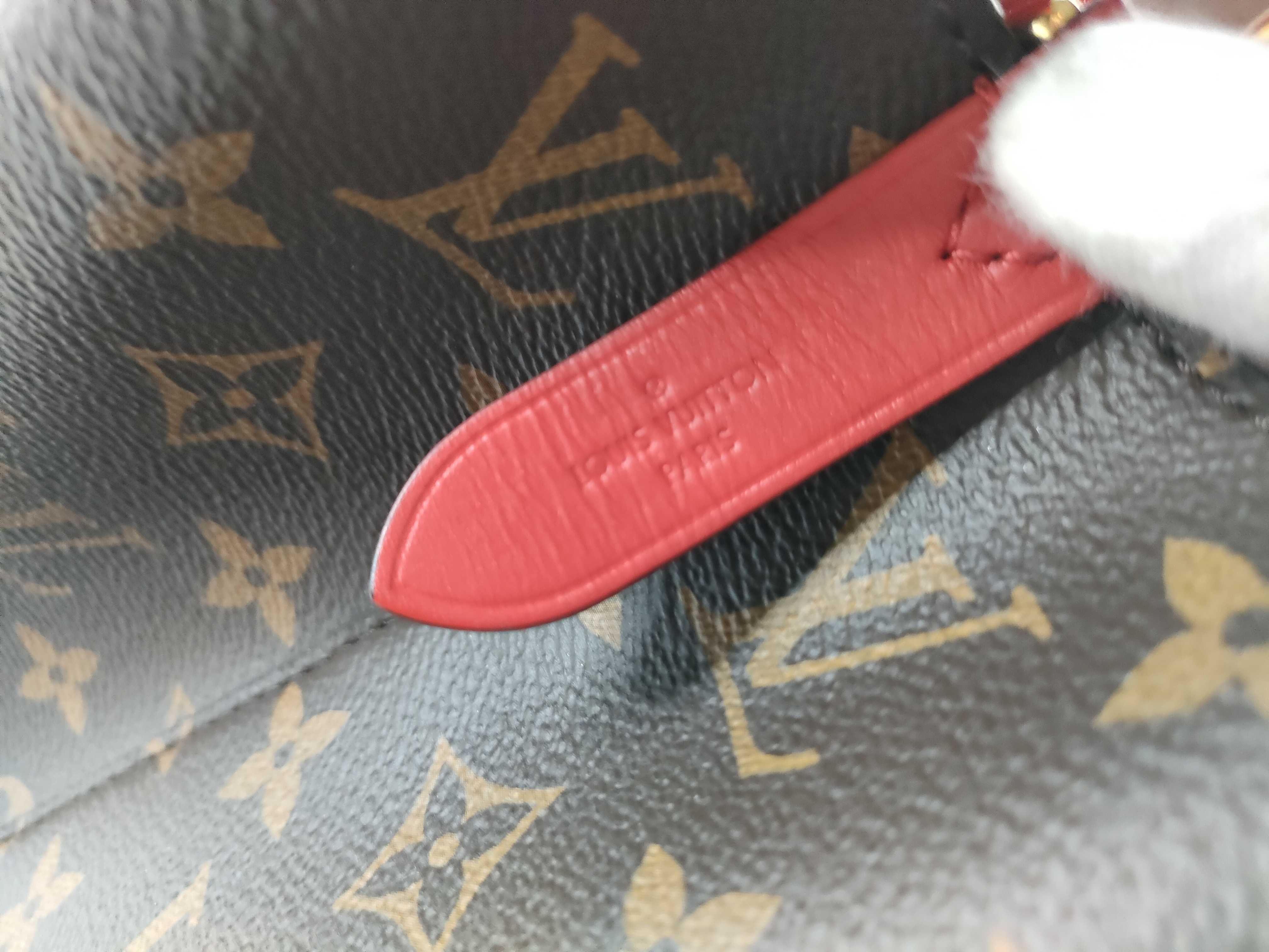 Monogram NeoNoe MM M44021 Shoulder Bag — view 9
