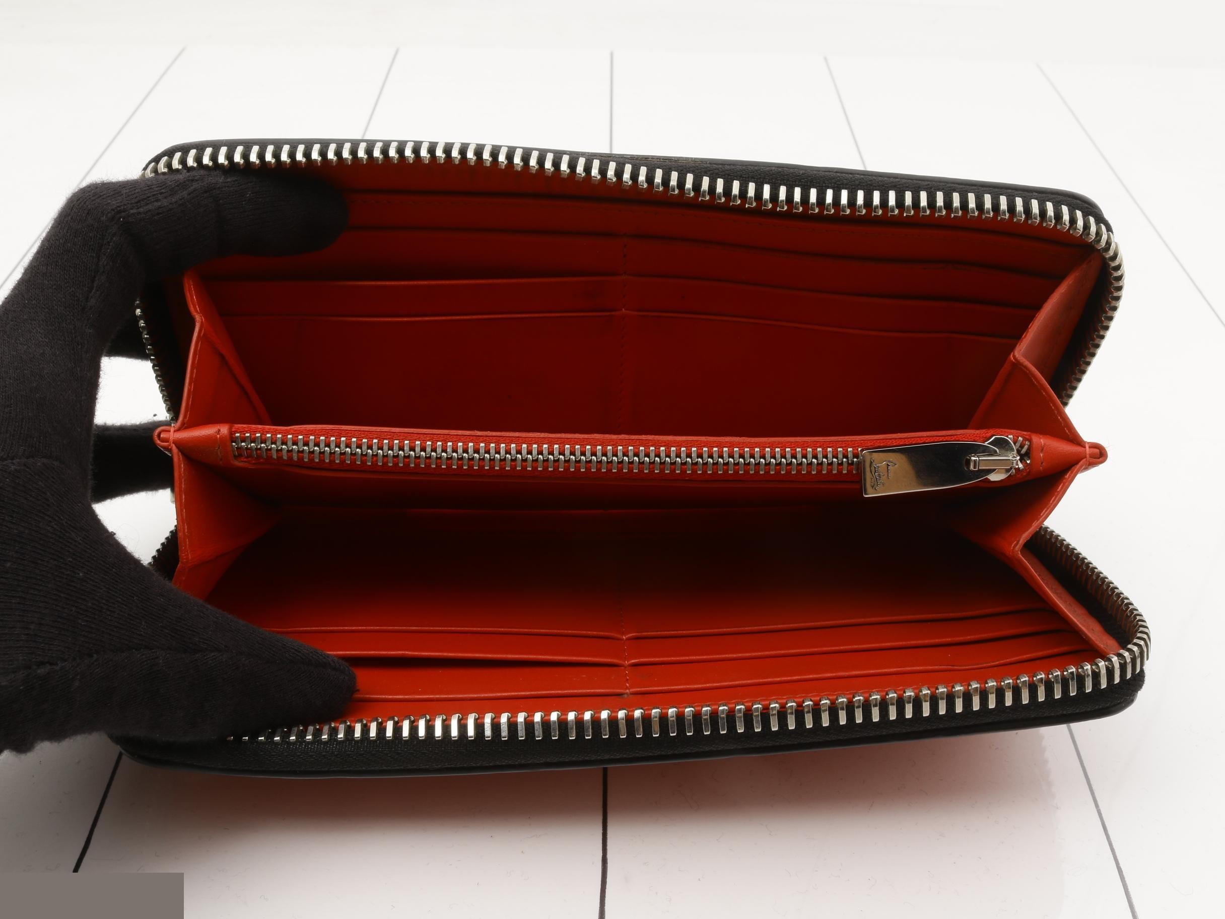 Other lines: Bags and Wallets — view 4