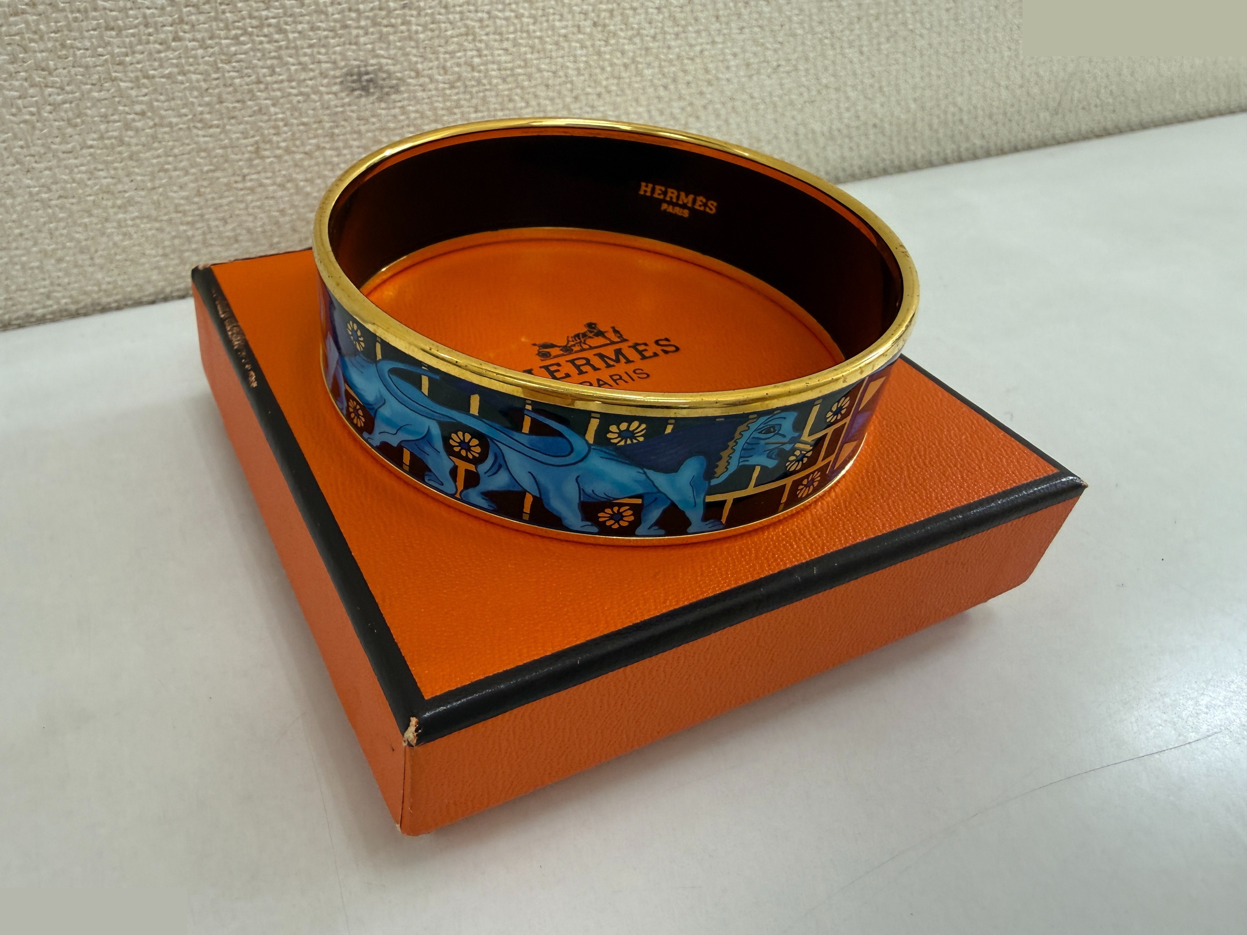 Enamel GM, wrist circumference approximately 21.5 cm — view 7