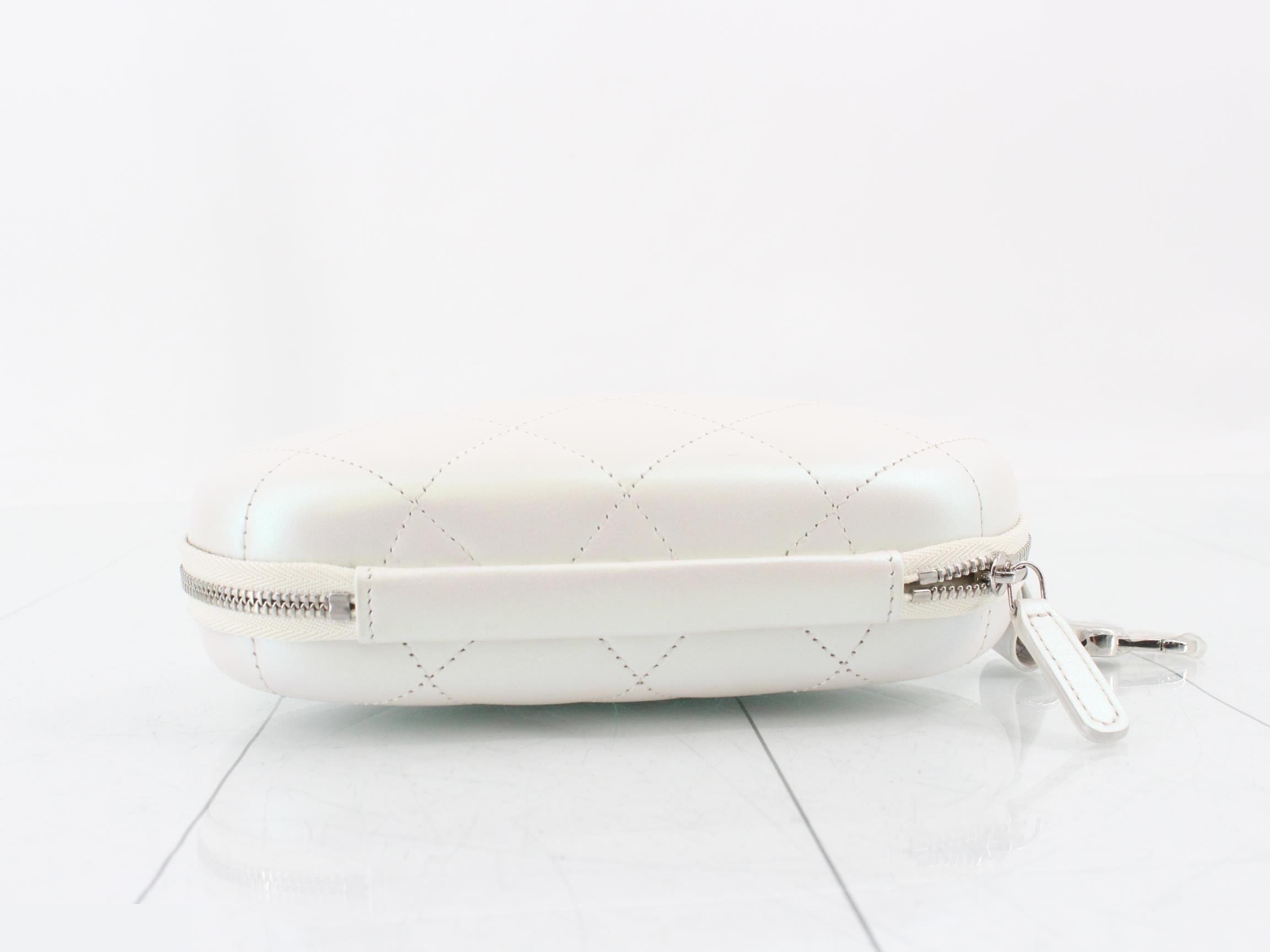 AP2368 Clutch with neck chain, unused. — view 3