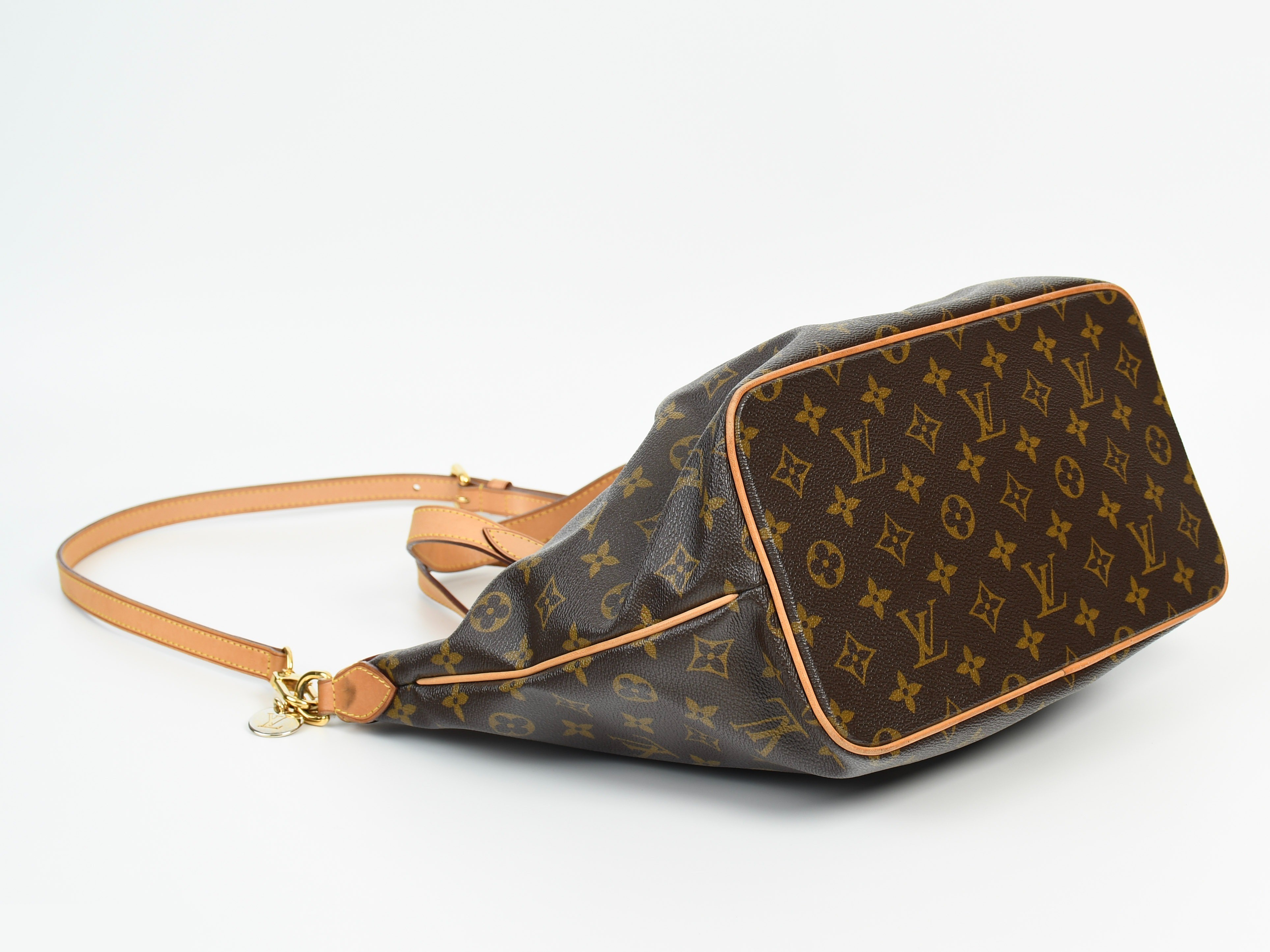 Includes strap and dust bag. Palermo PM M40145 SR4152 — view 4