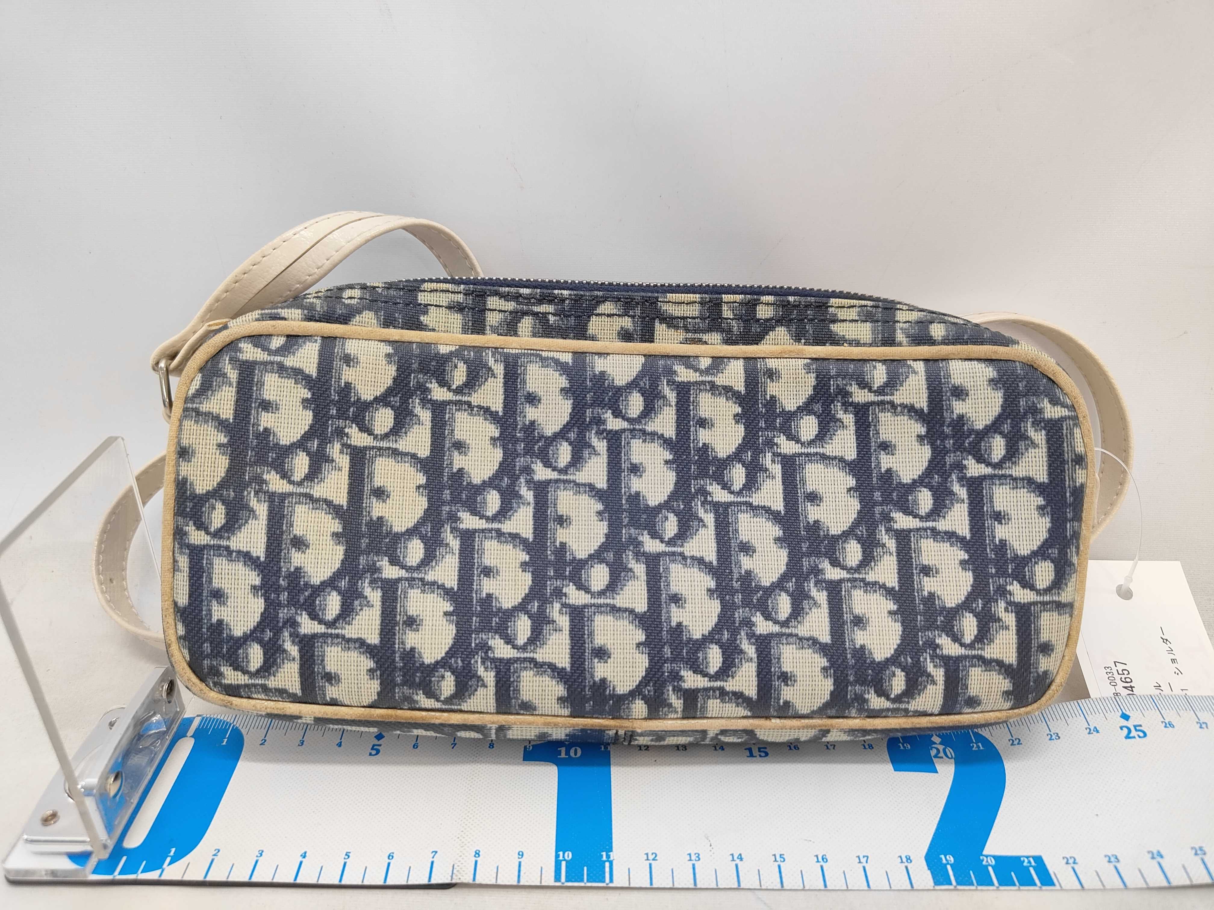 Trotter Number 1 Shoulder Bag — view 2