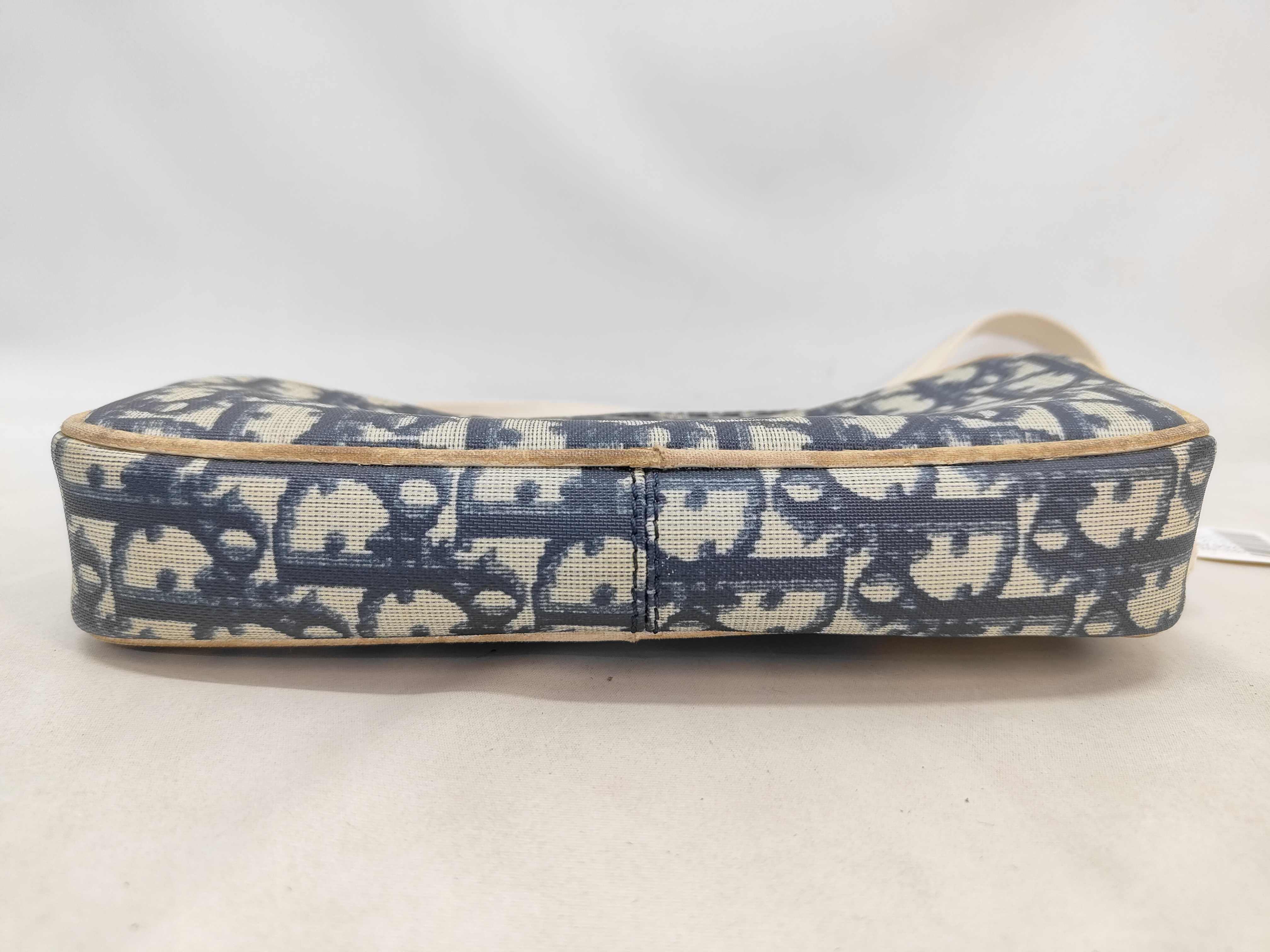 Trotter Number 1 Shoulder Bag — view 3