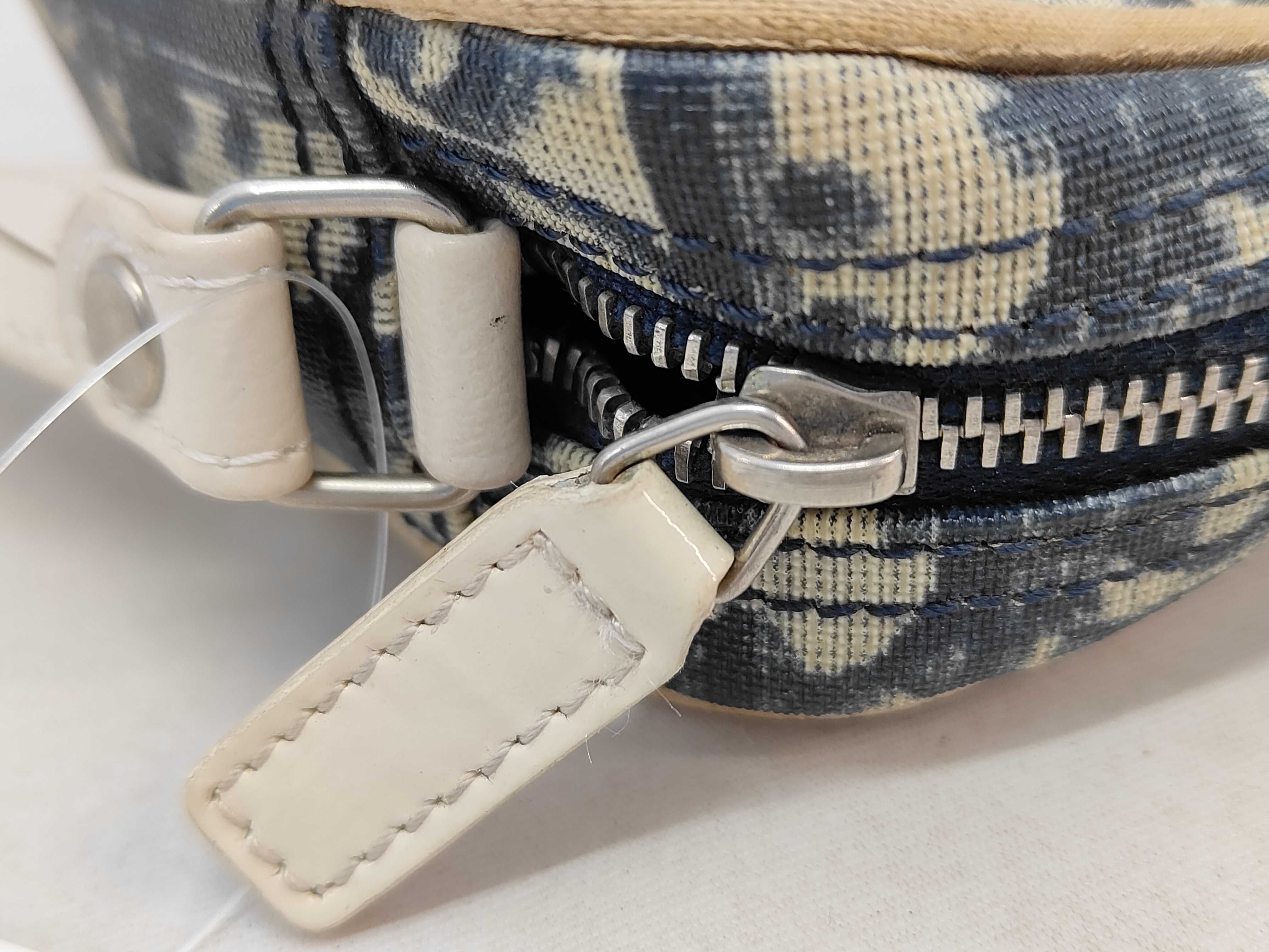Trotter Number 1 Shoulder Bag — view 9