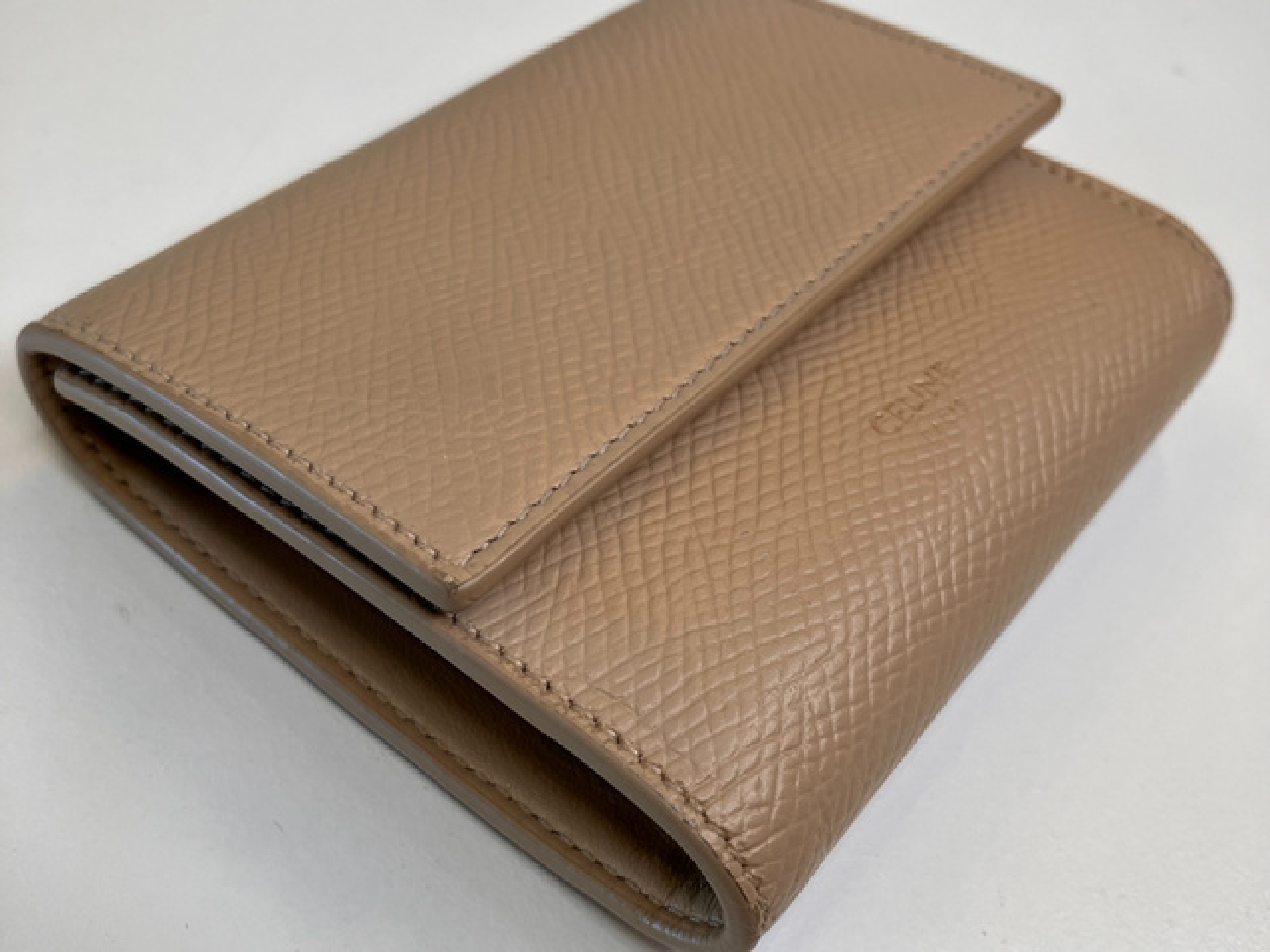 tri-fold wallet — view 2