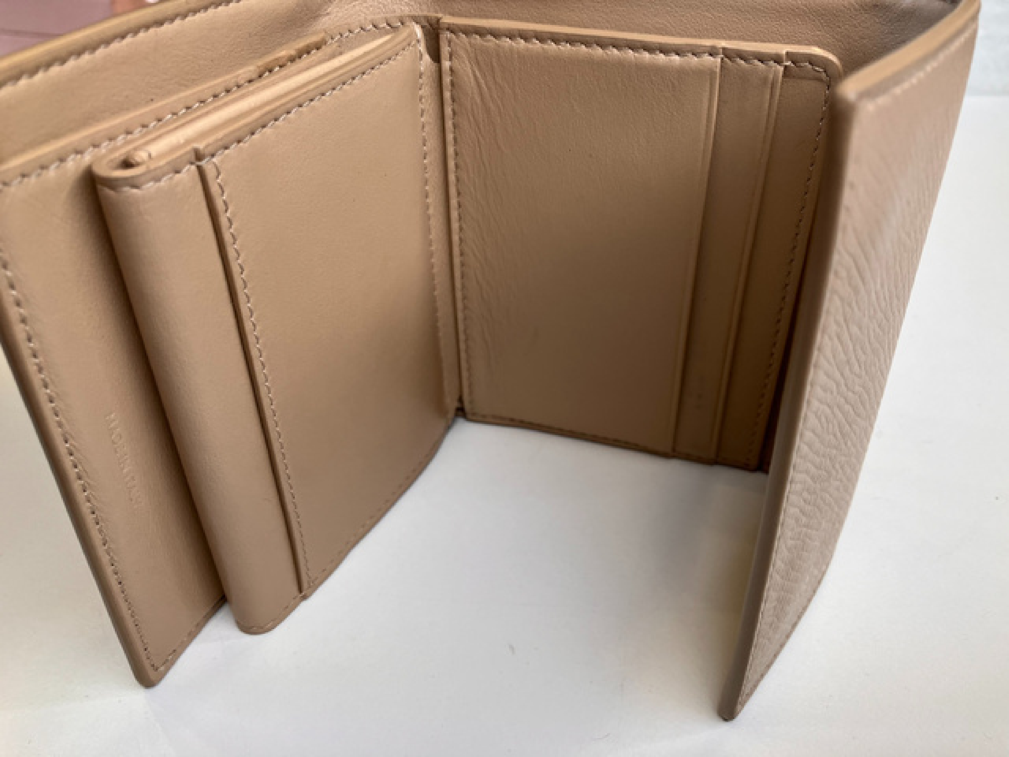 tri-fold wallet — view 7