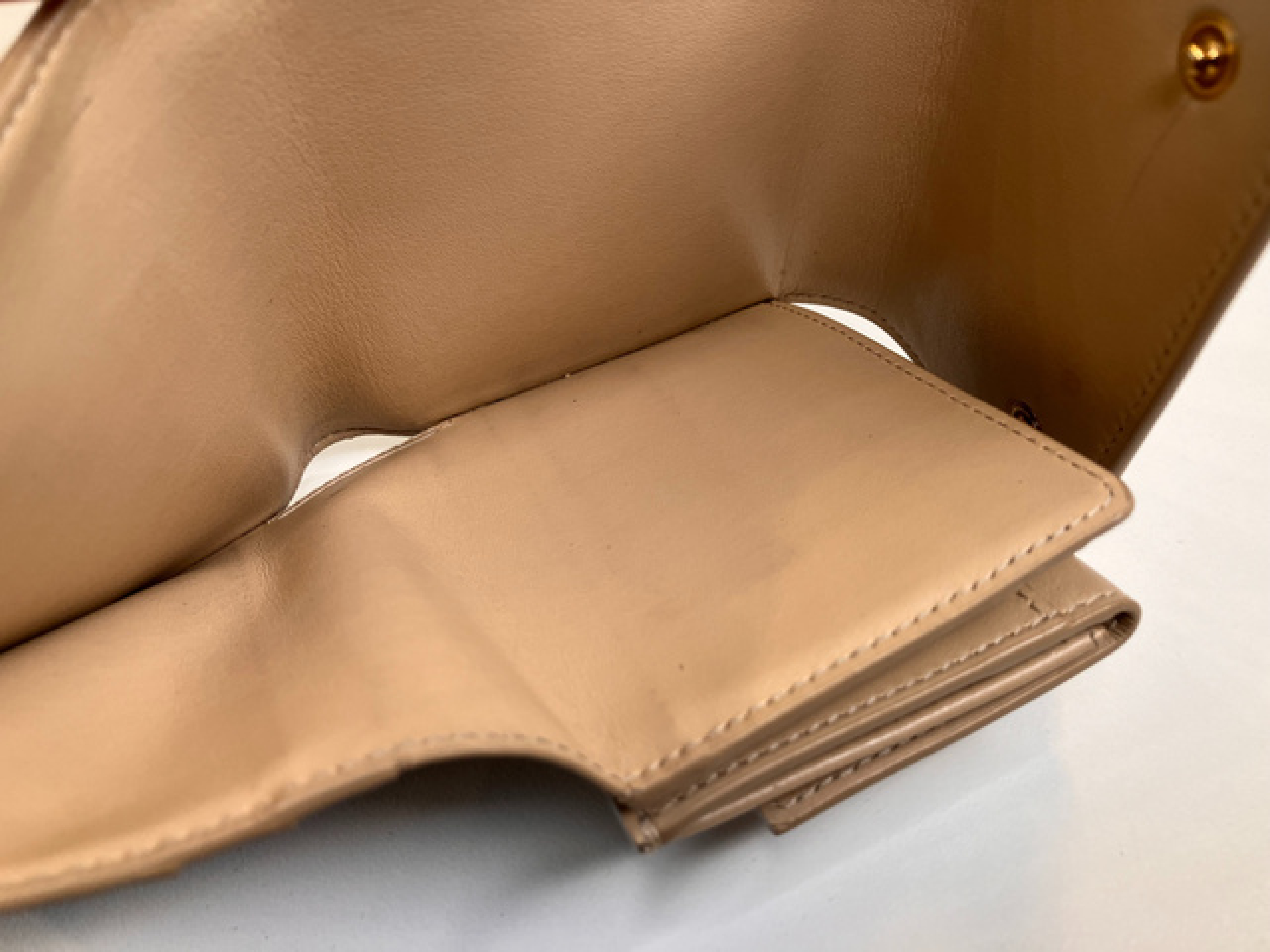 tri-fold wallet — view 9