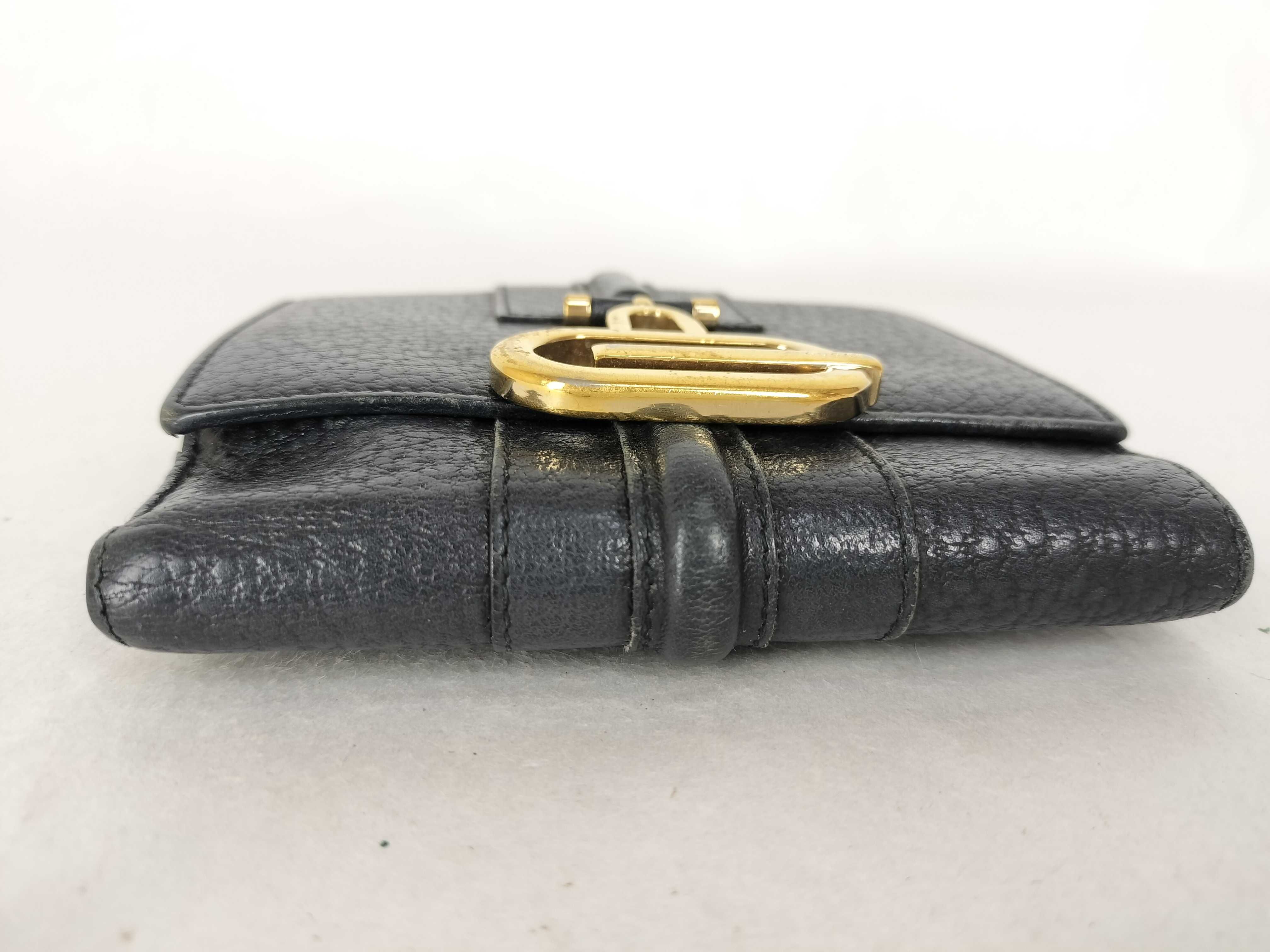 wallet — view 4