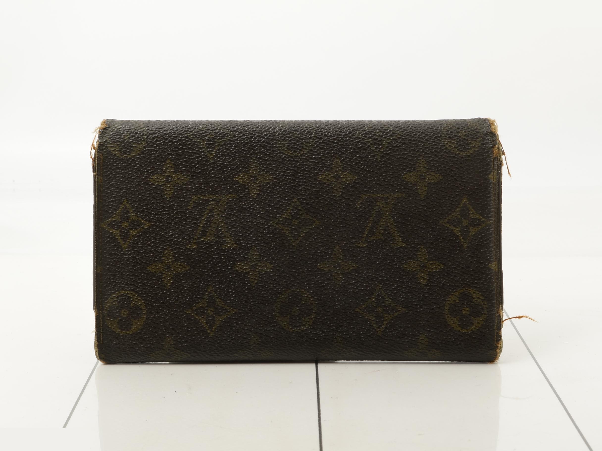 long wallet — view 2