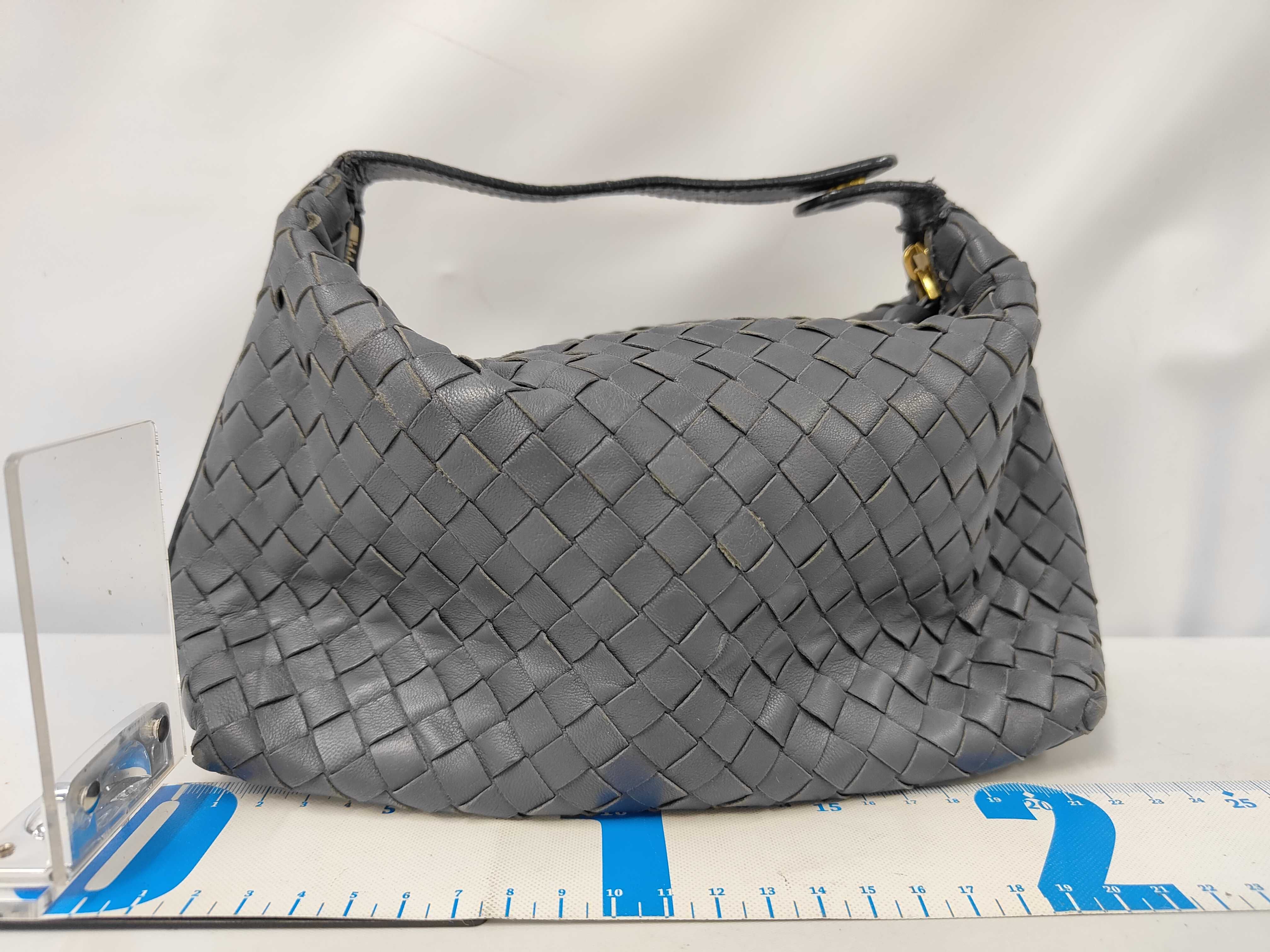 Intrecciato Vanity Bag, Handbag, Accessory Pouch, Handbag — view 2