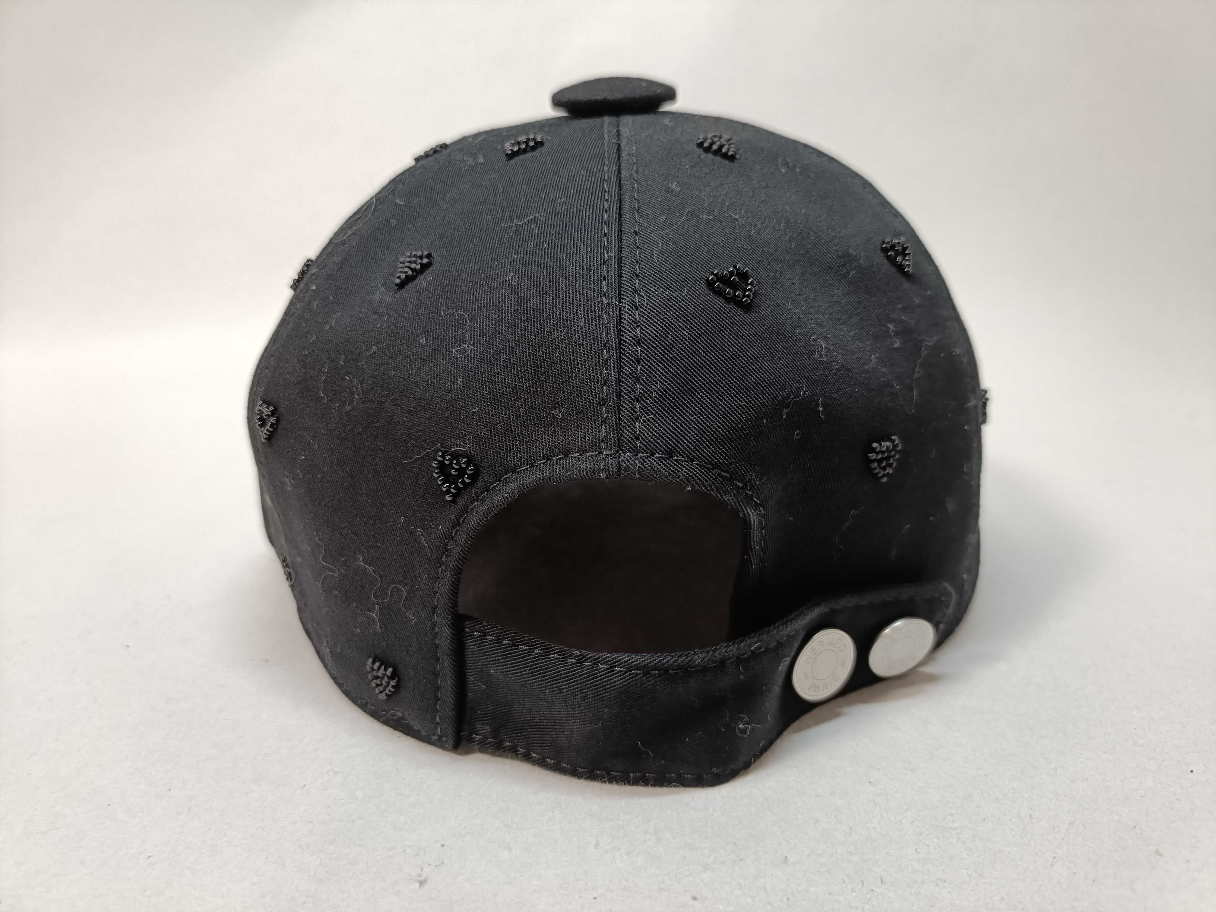 Heart Cap and other accessories — view 3