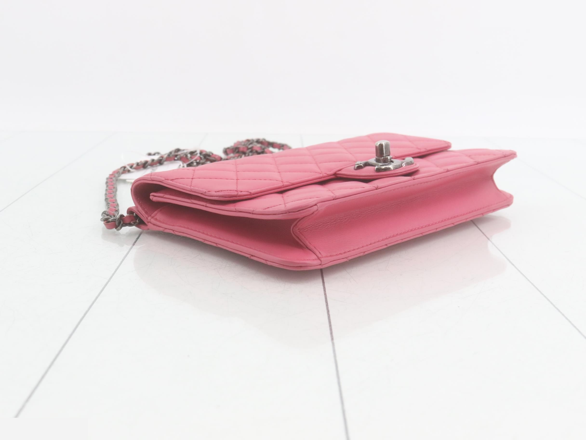 Matelassé Leather Turnlock Chain Shoulder Bag — view 5
