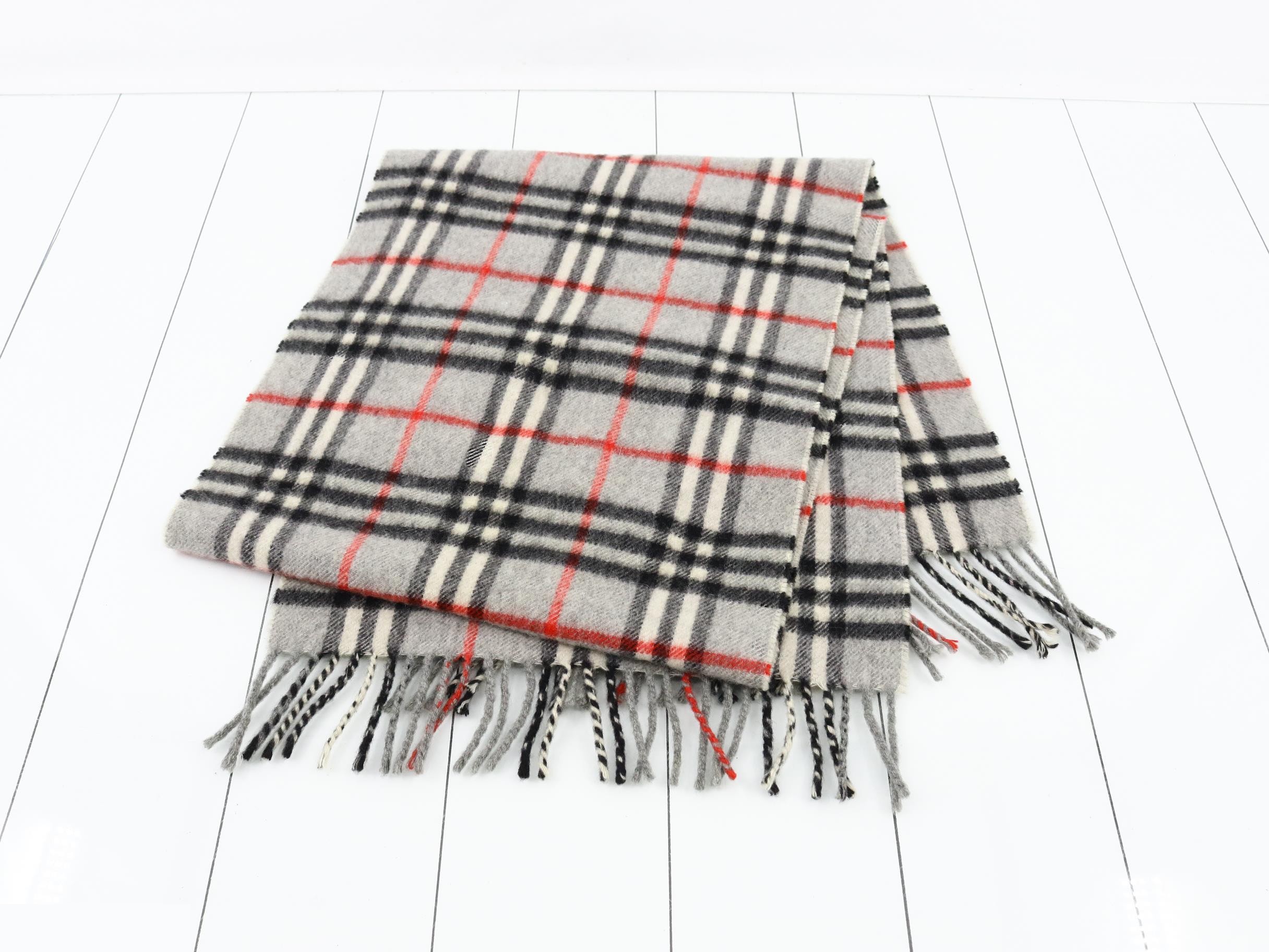 Other lines: Small items, accessories, and scarves — view 3