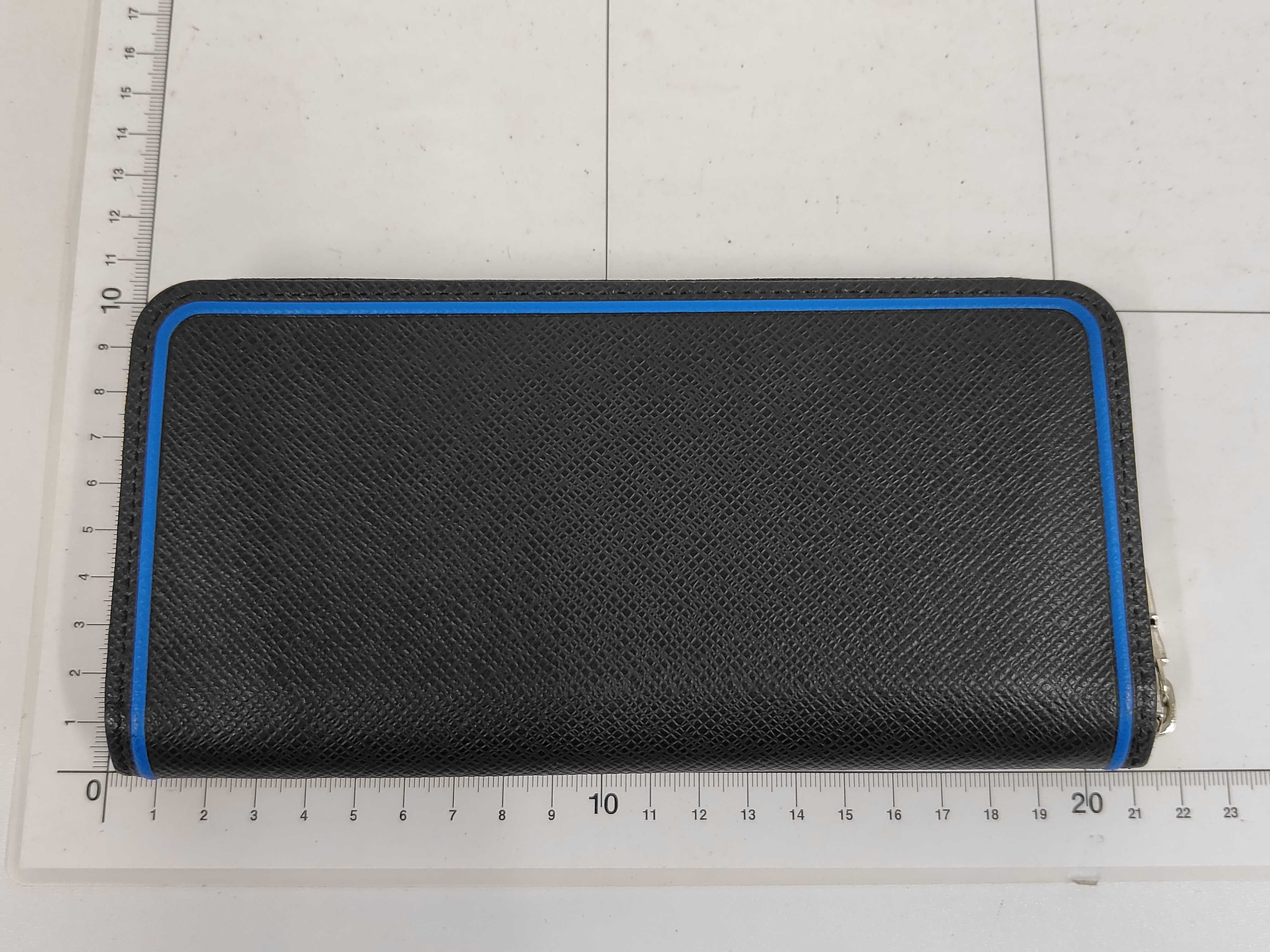 Taiga Zippy Wallet Vertical Long Wallet M30070 CA2179 — view 2