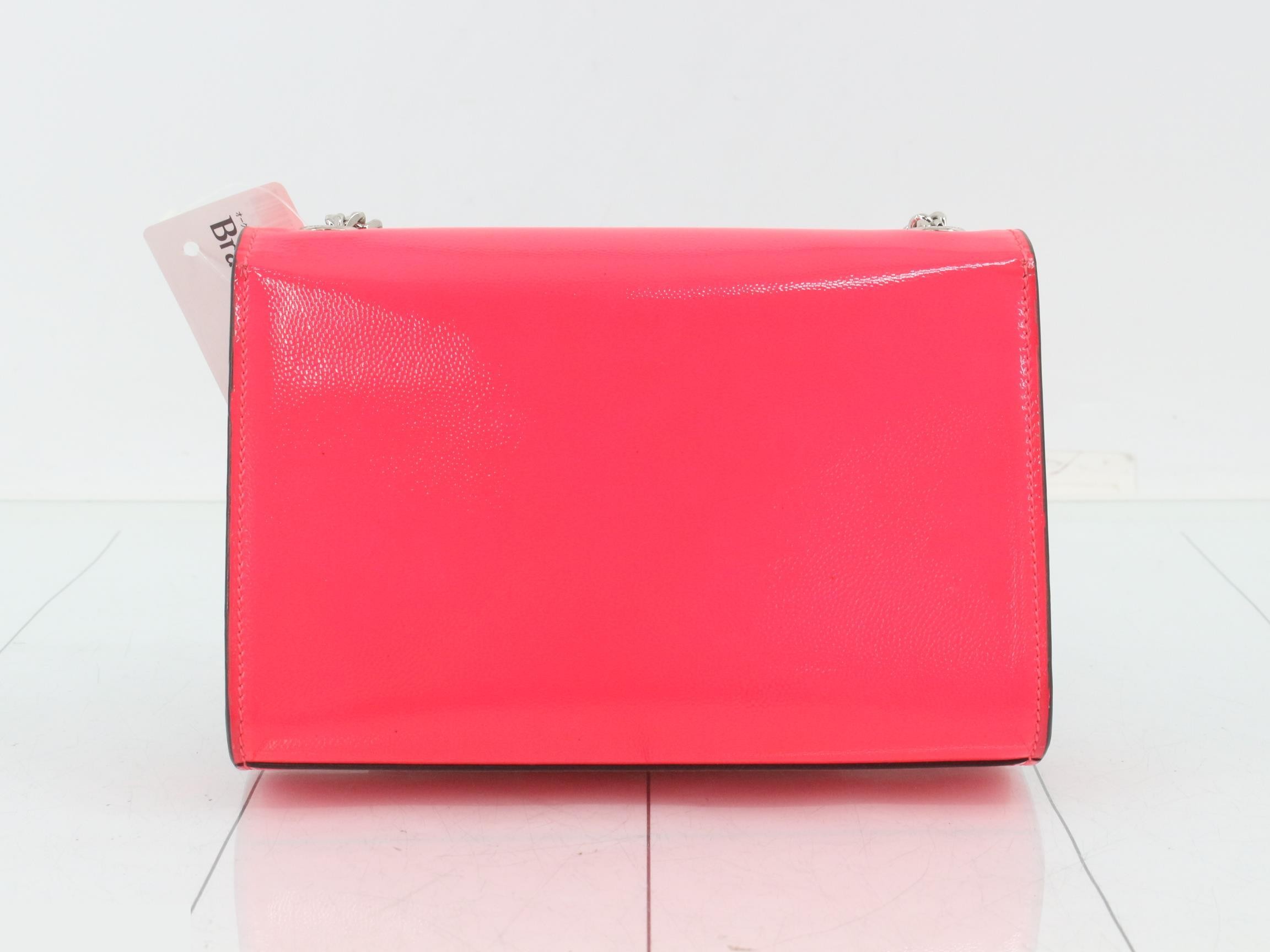 Enamel logo hardware chain shoulder bag — view 2