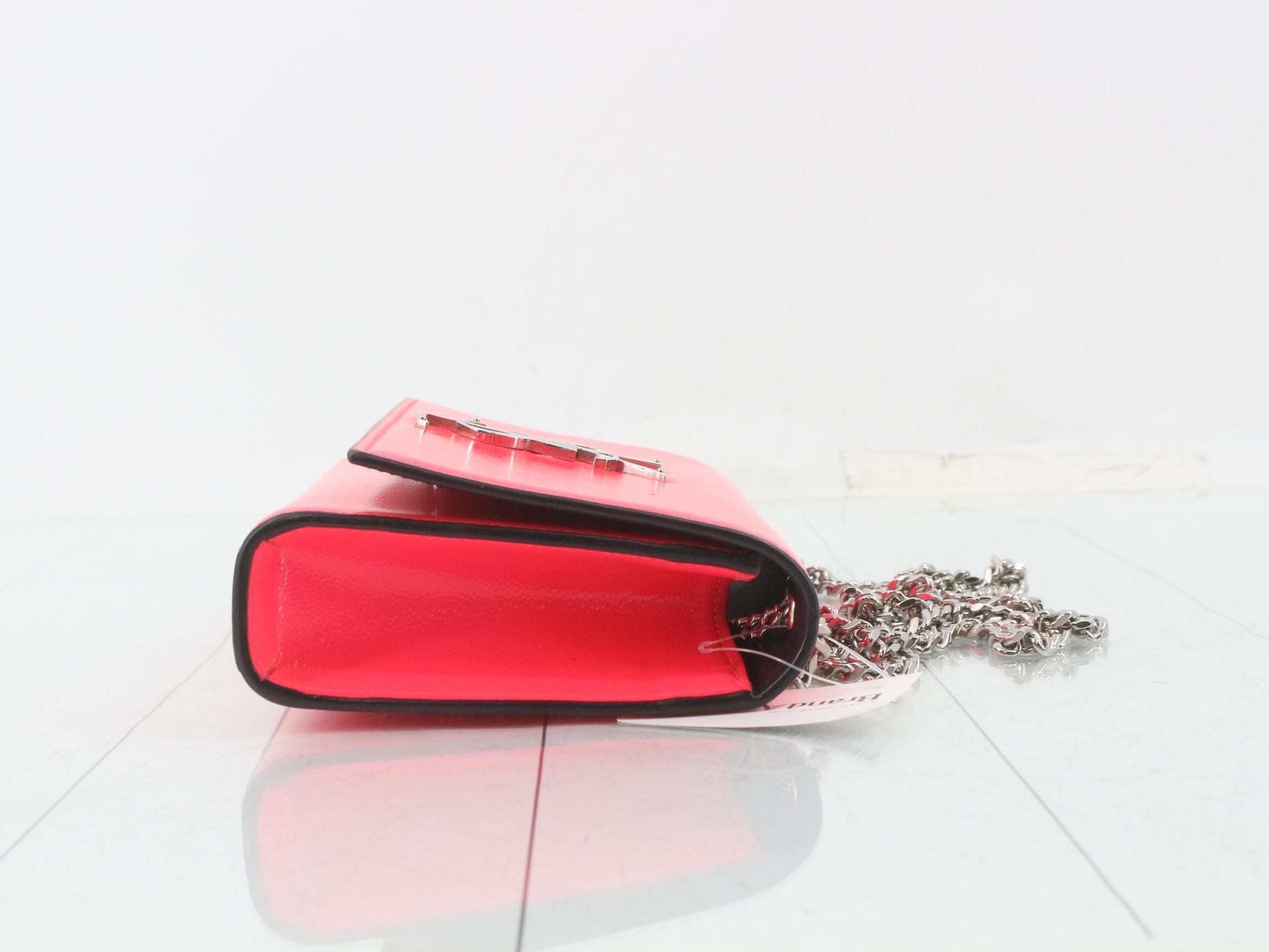 Enamel logo hardware chain shoulder bag — view 3