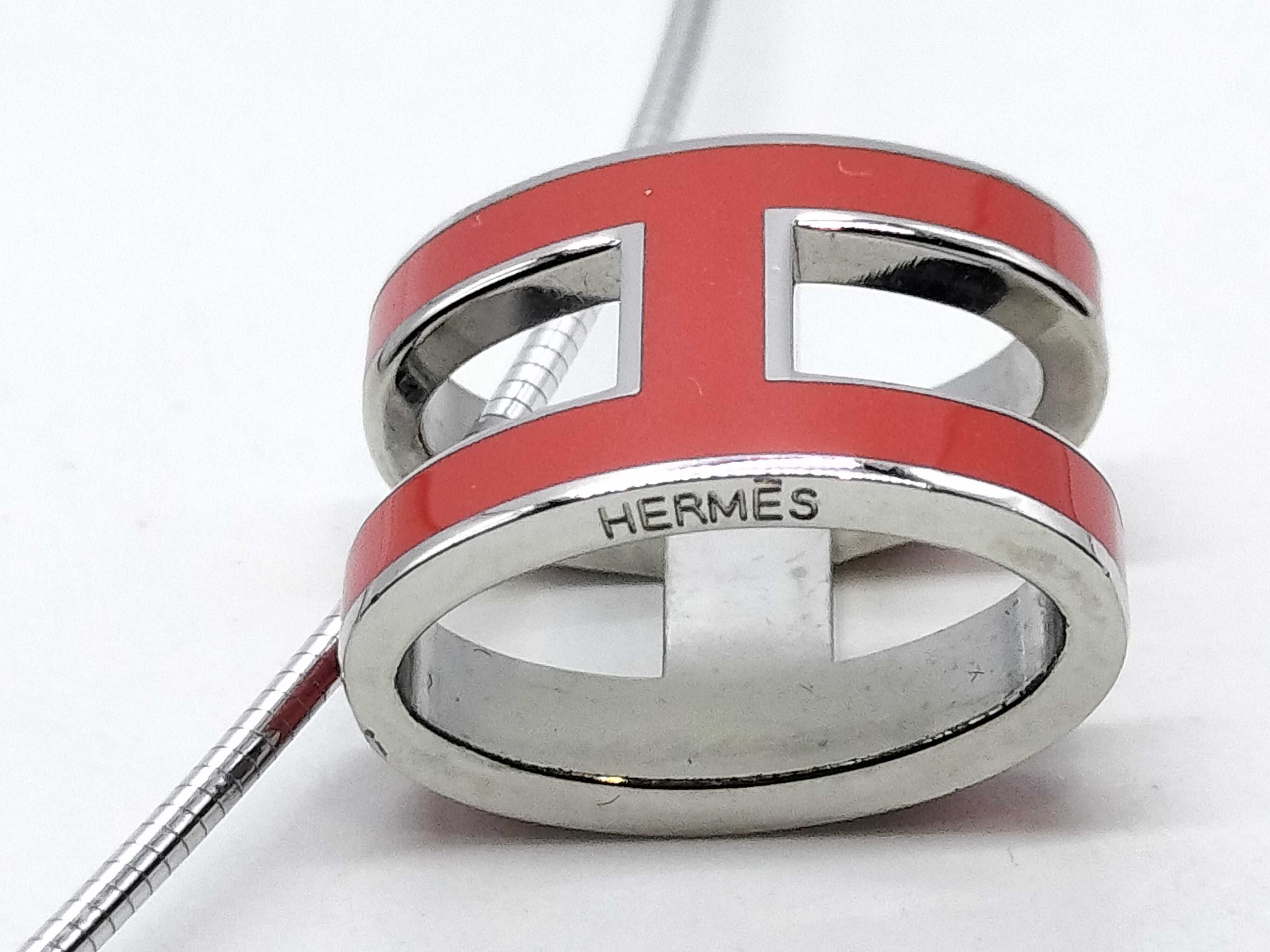 Pop H Necklace — view 3
