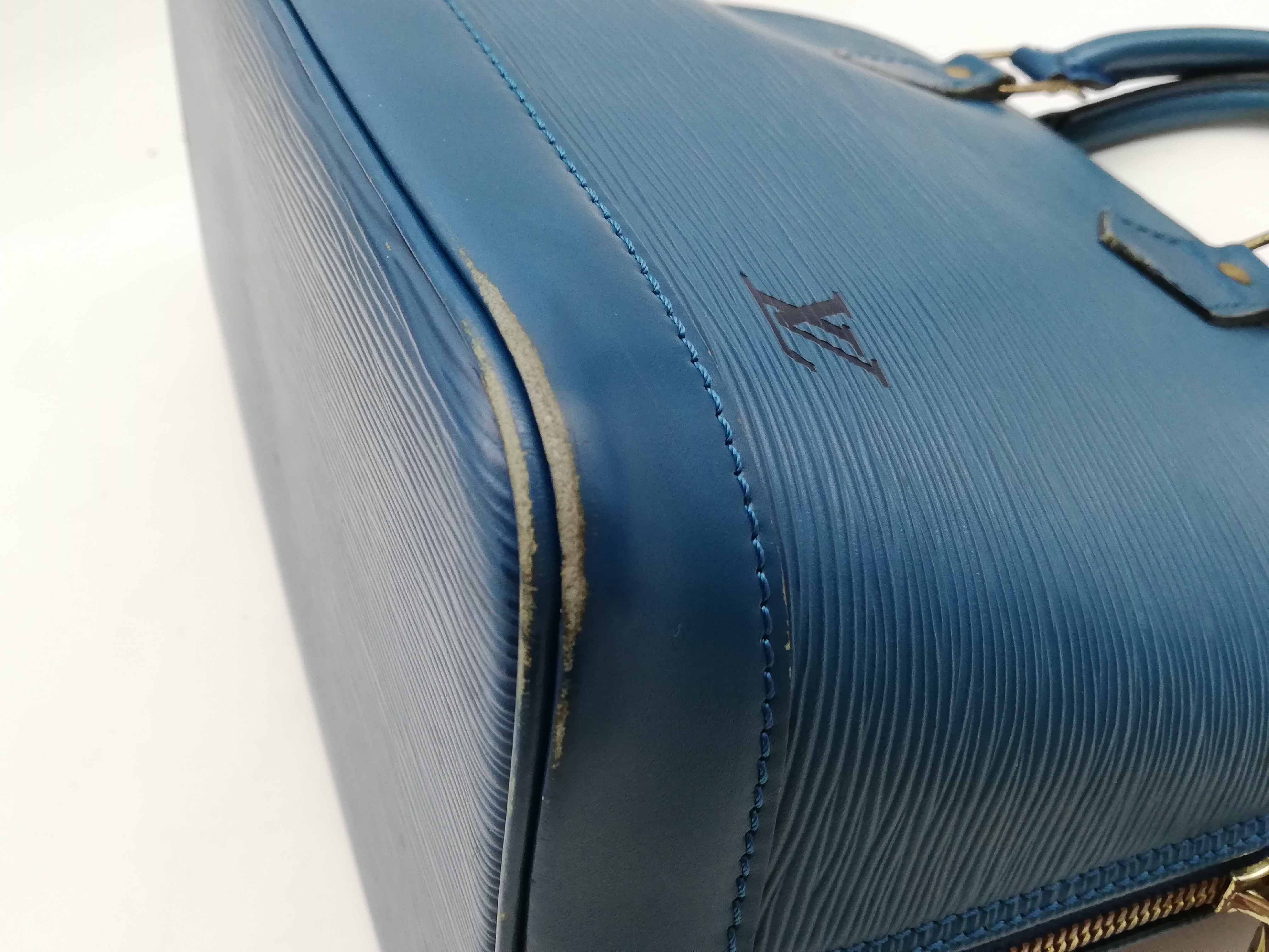 Epi Alma M52145 Handbag — view 13