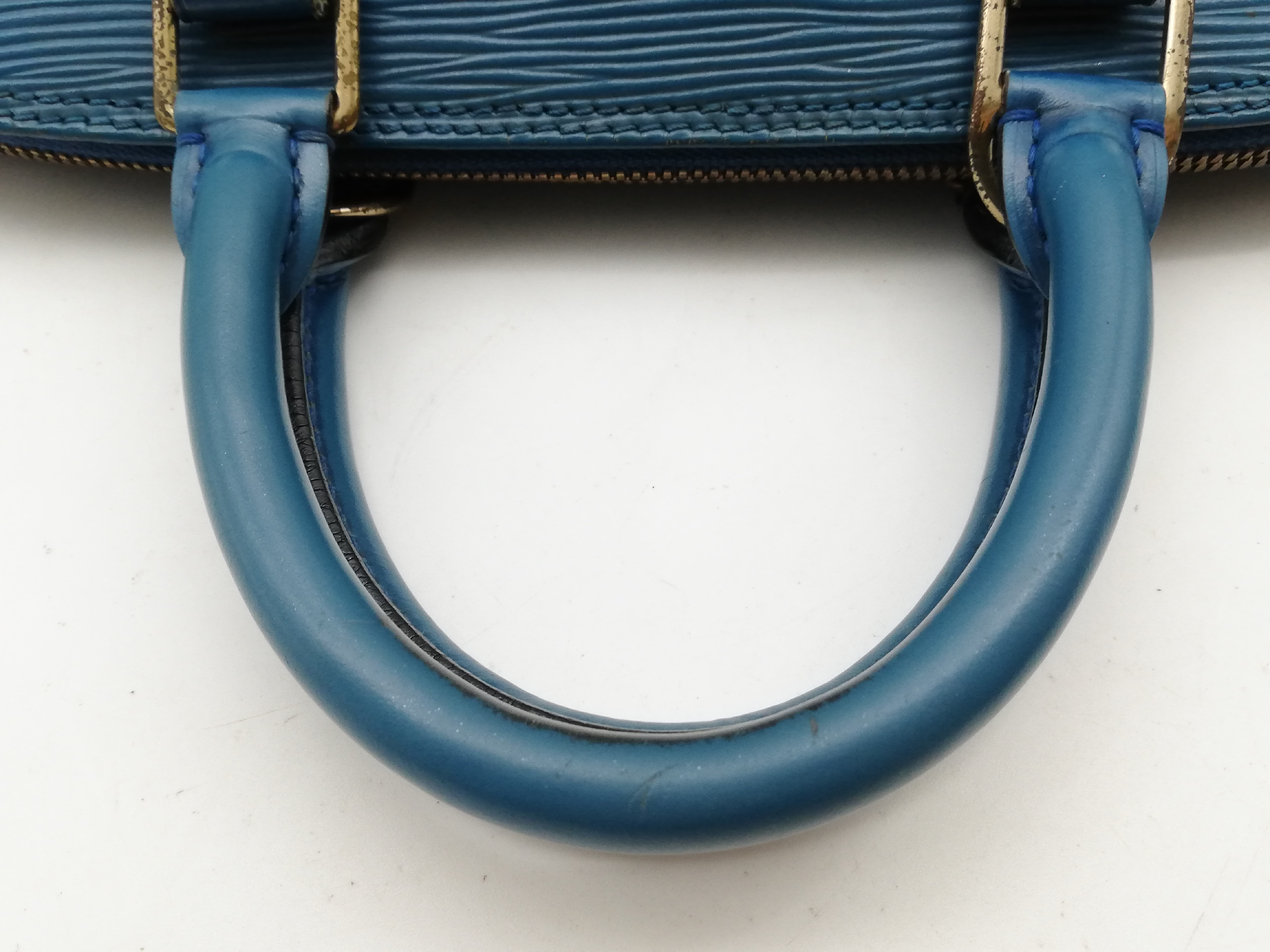 Epi Alma M52145 Handbag — view 6