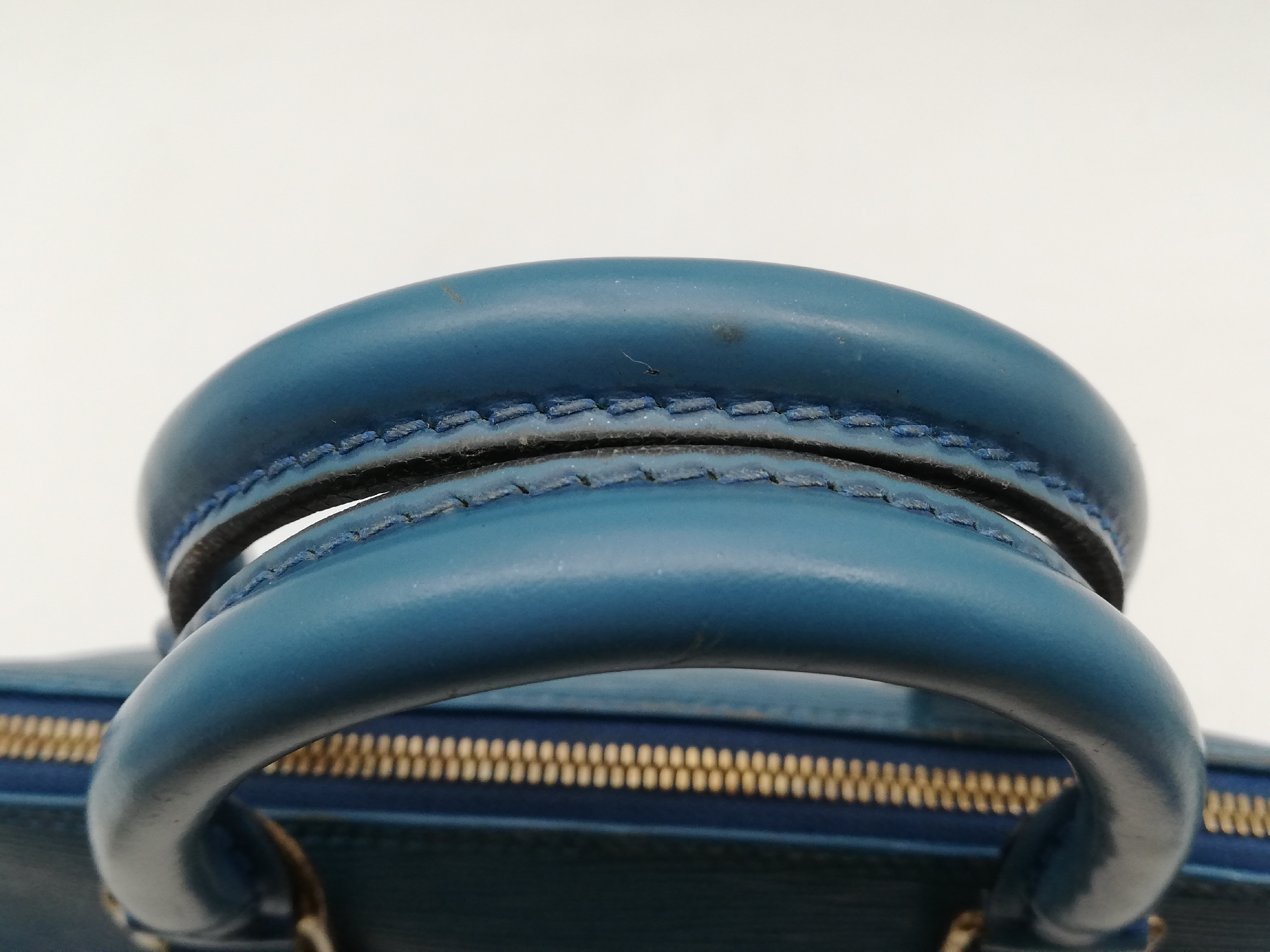 Epi Alma M52145 Handbag — view 10