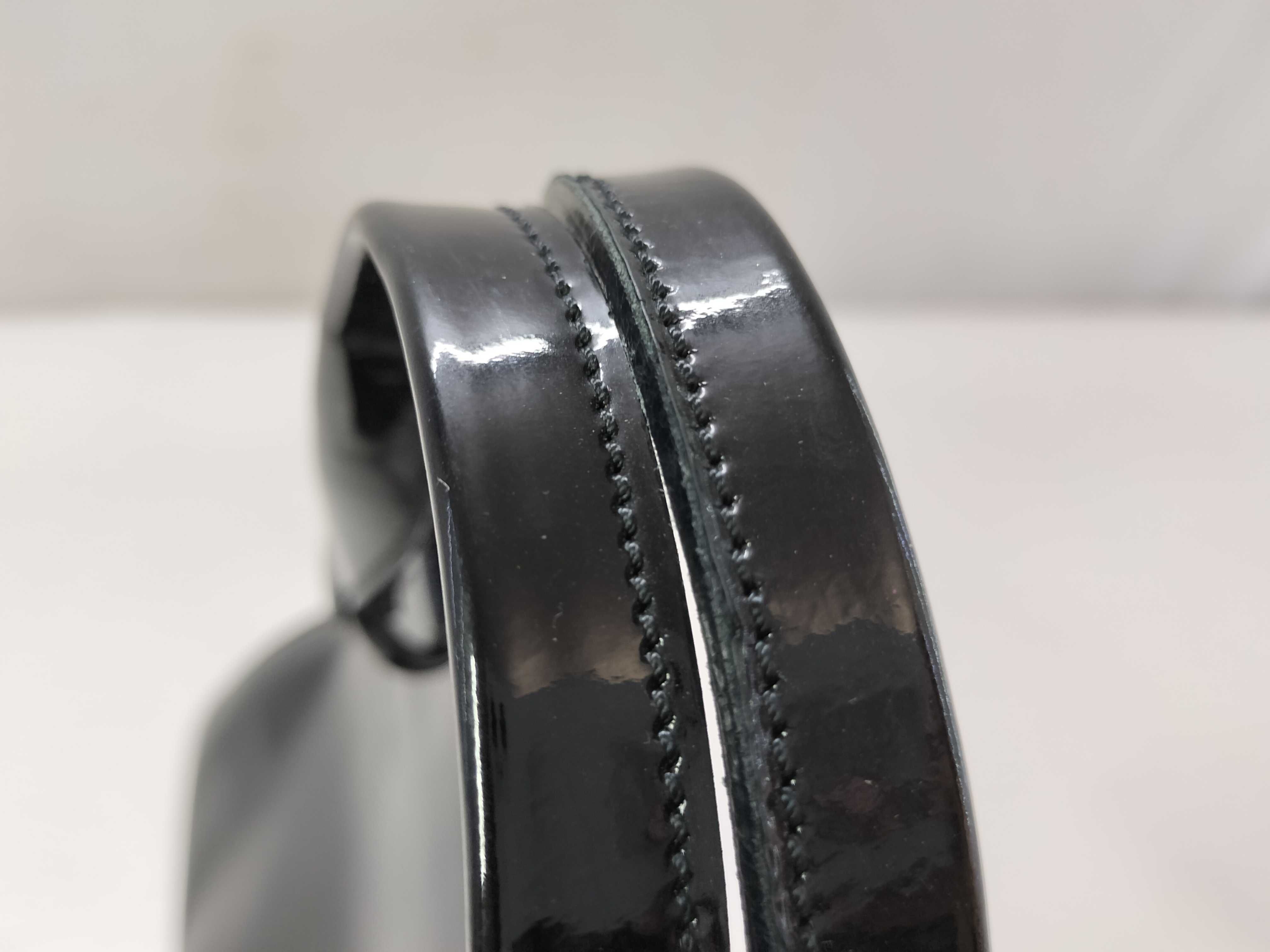 patent leather handbag, black. — view 4