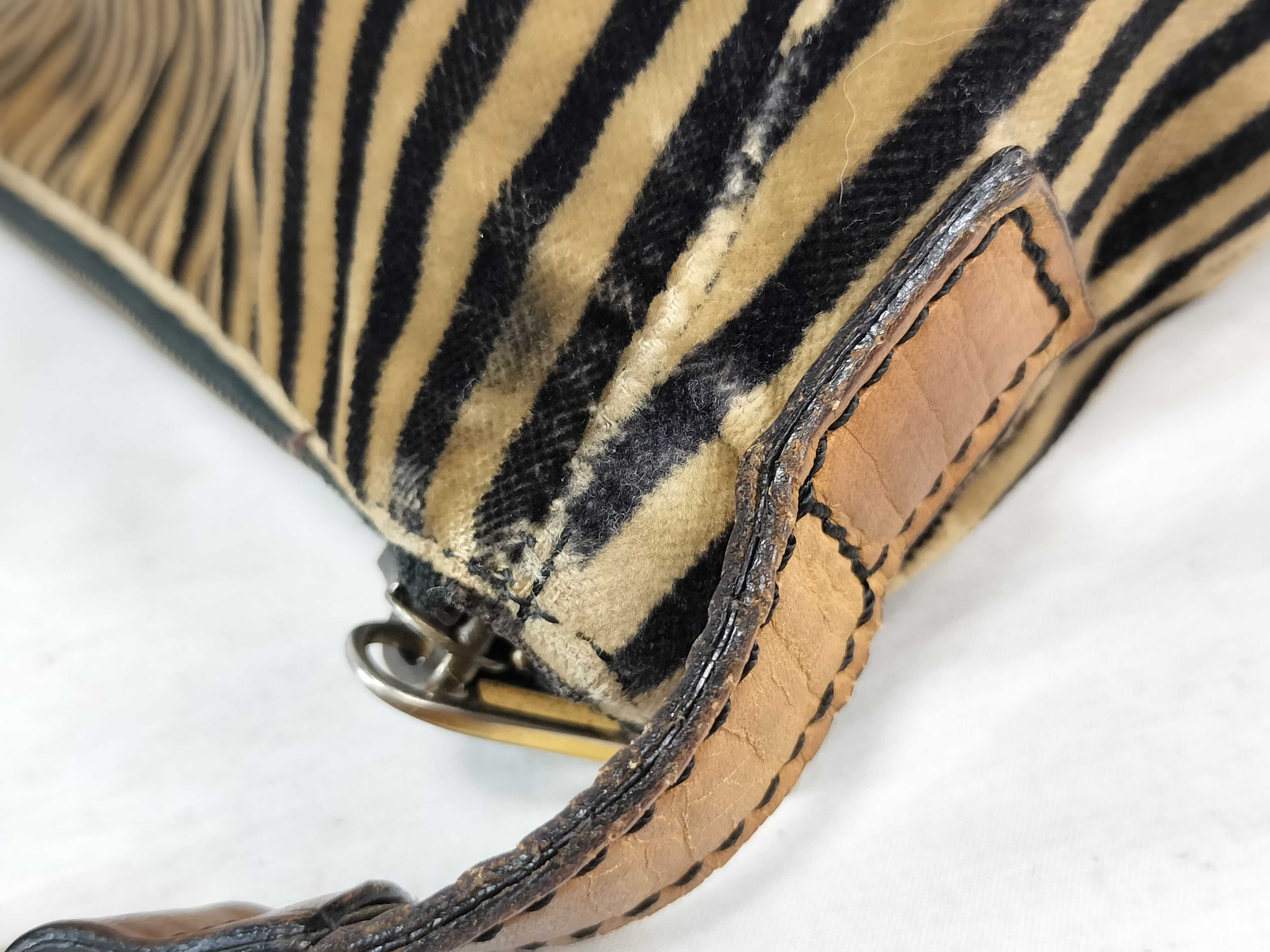 Pequin pattern, Fendi Pequin Archive velour fabric, leather, F-shaped hardware, extra-thick chain, one-shoulder handbag — view 5