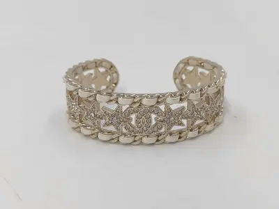 White Lambskin Ring with GP Hardware (B23M)