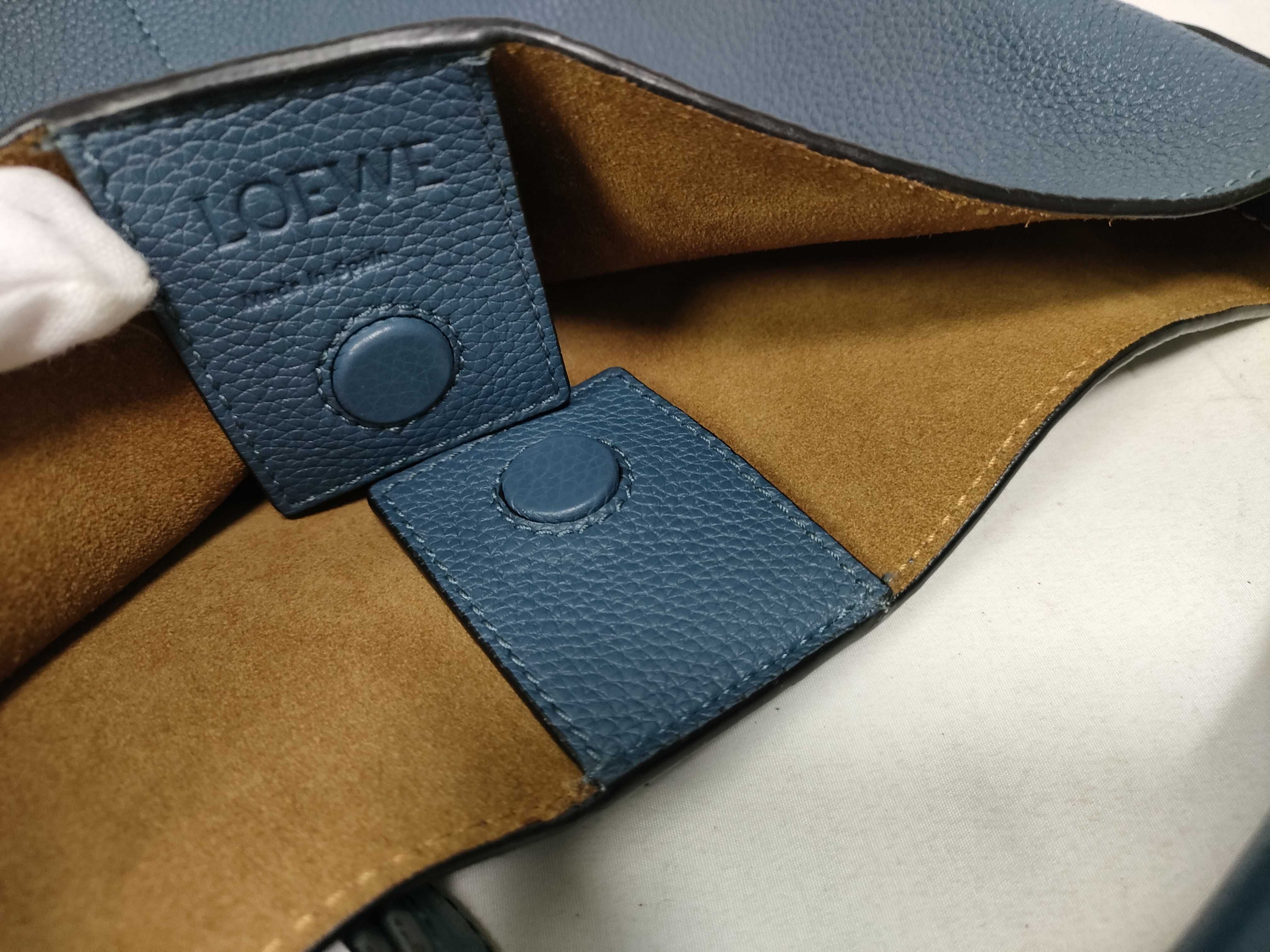 T Bucket 2-way Handbag — view 10