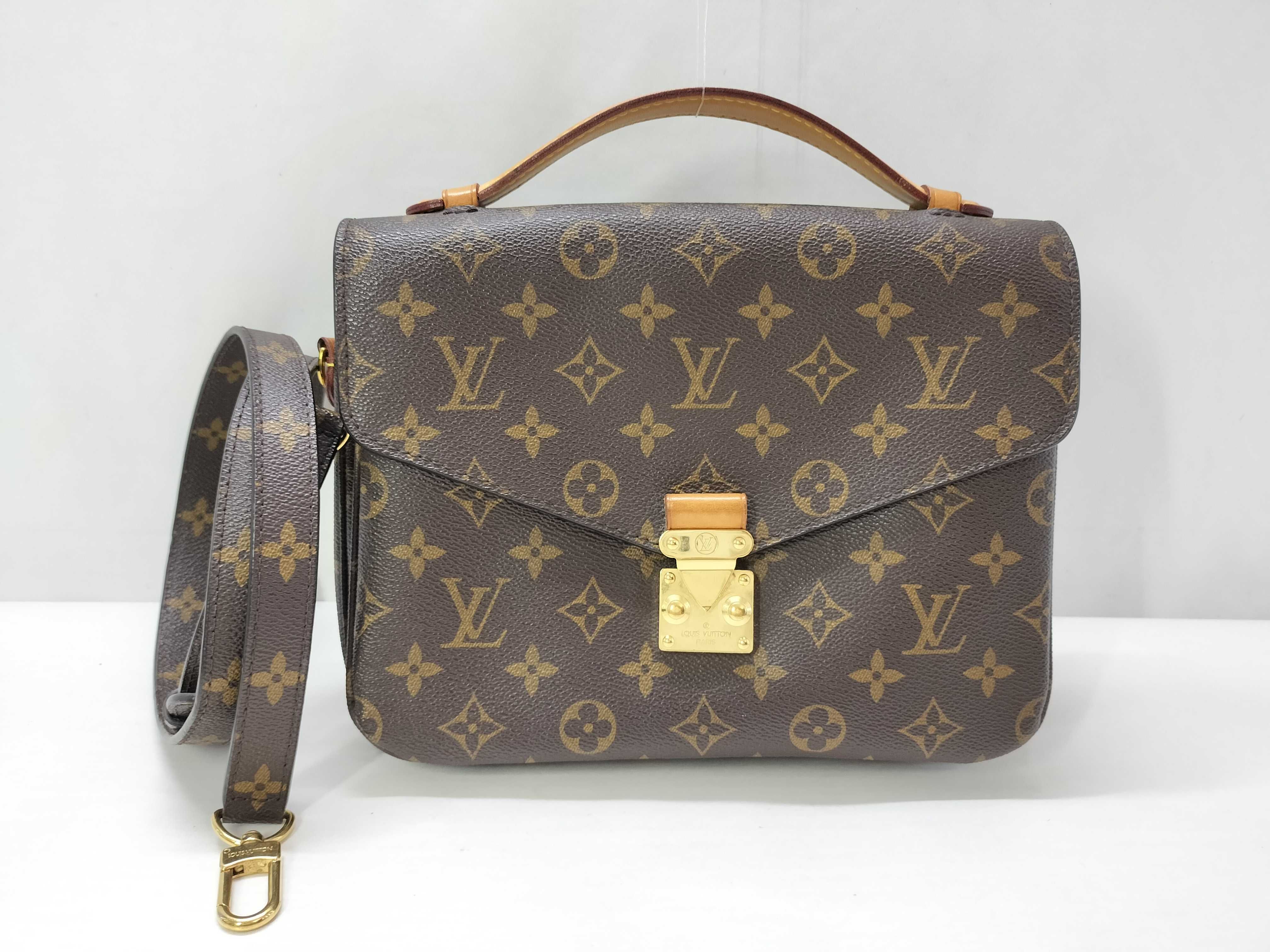 Monogram Louis Vuitton Monogram Message Shoulder Bag Handbag