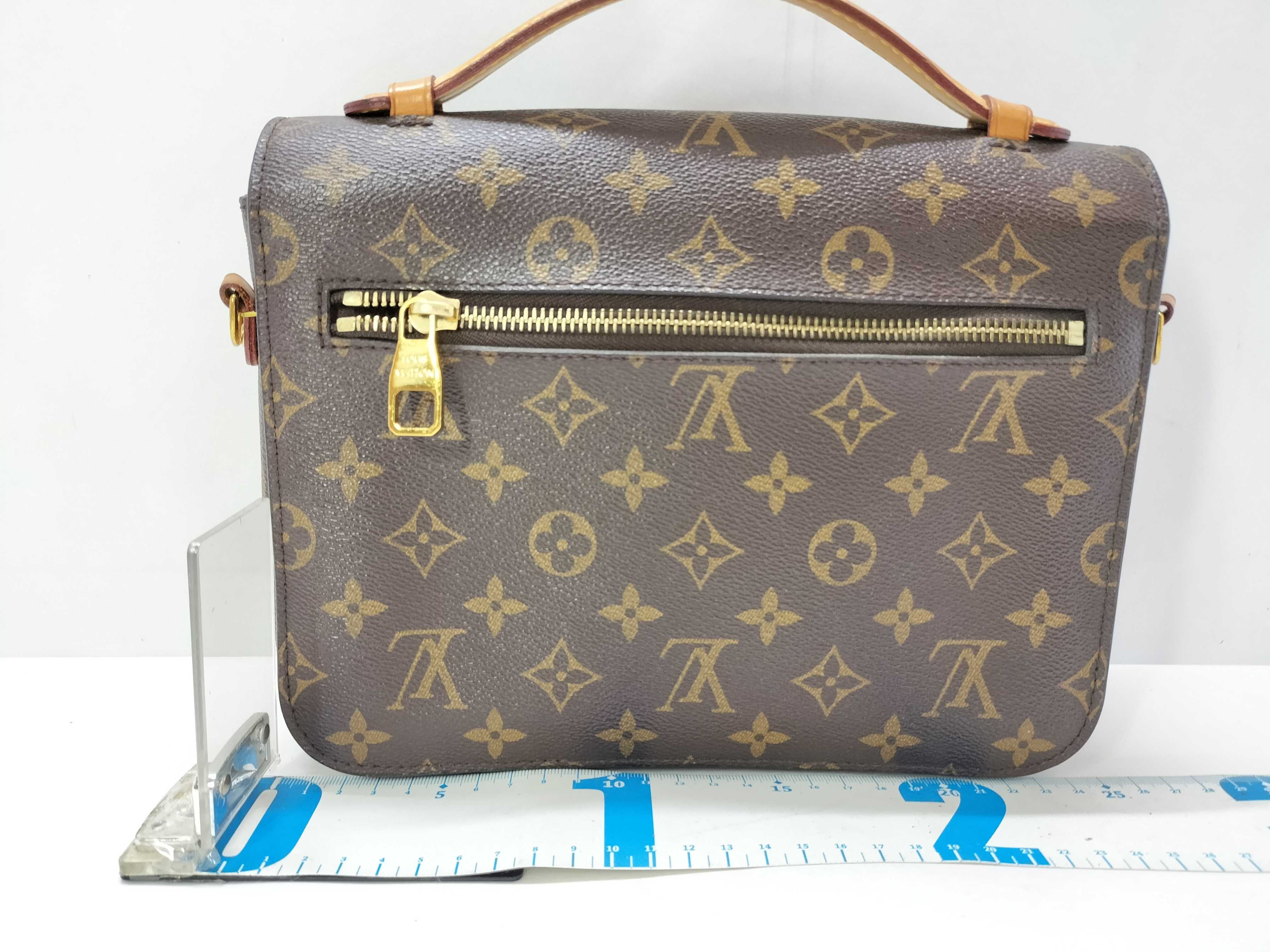 Monogram Louis Vuitton Monogram Message Shoulder Bag Handbag — view 2