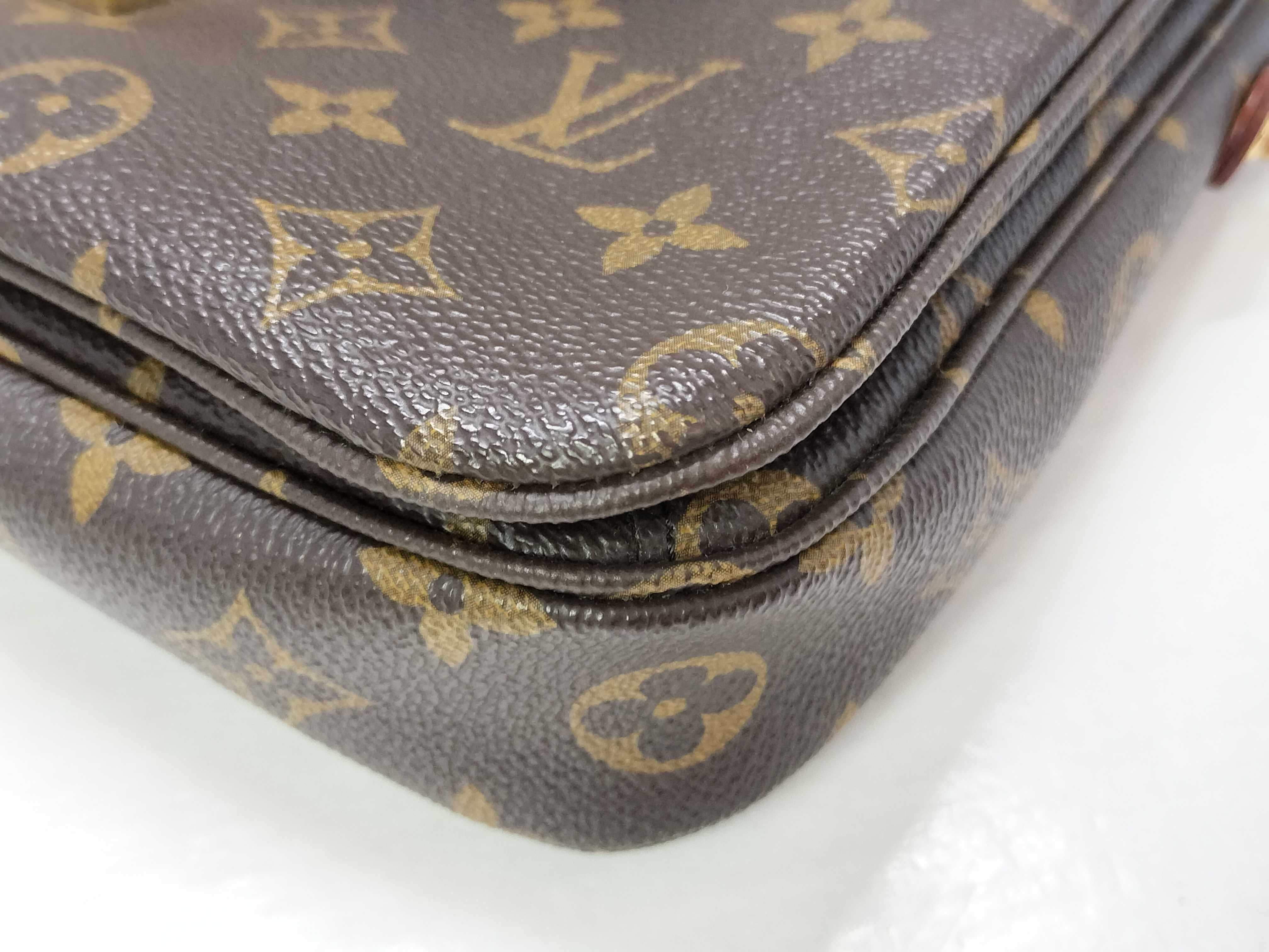 Monogram Louis Vuitton Monogram Message Shoulder Bag Handbag — view 6