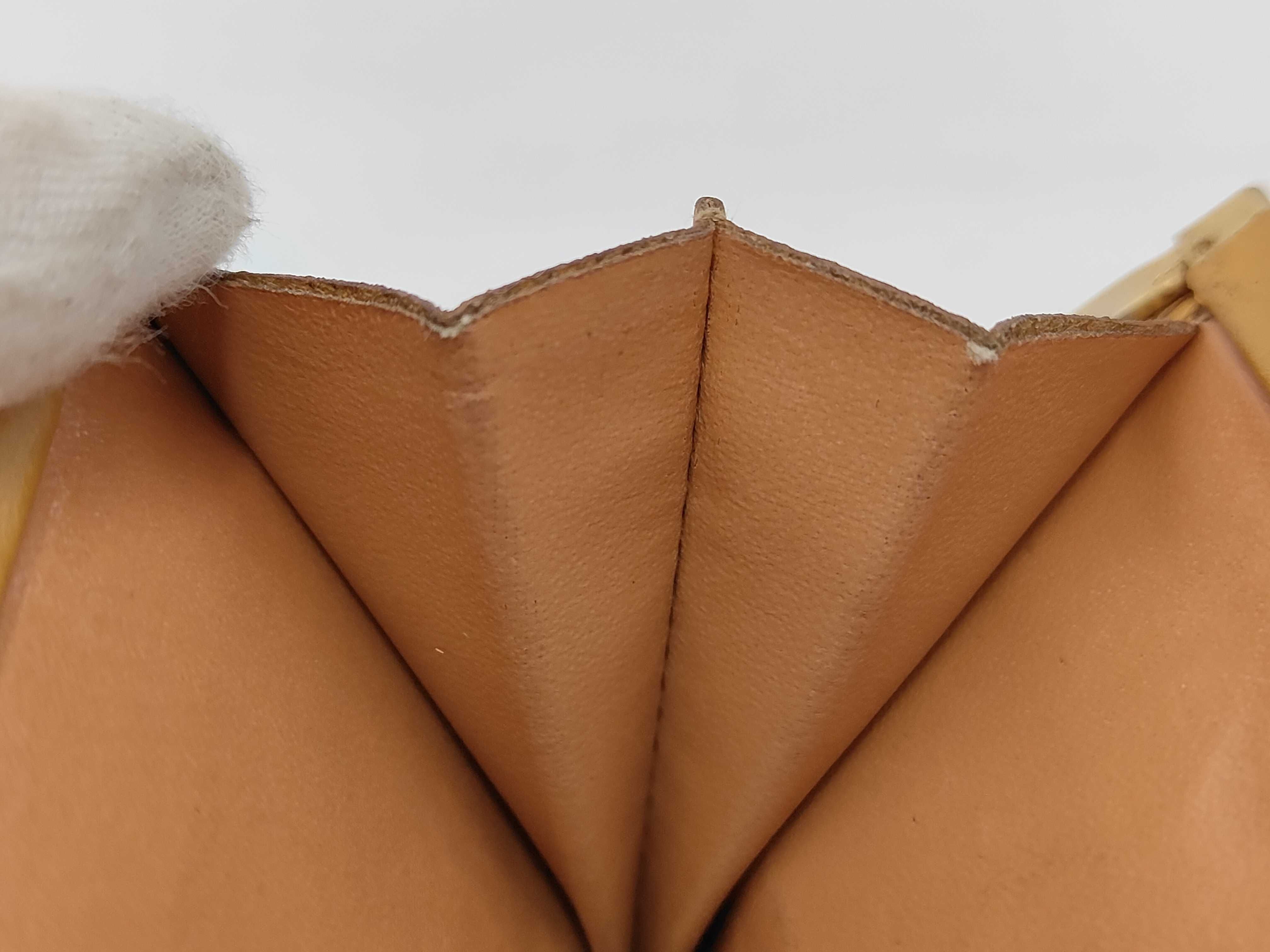 wallet — view 12
