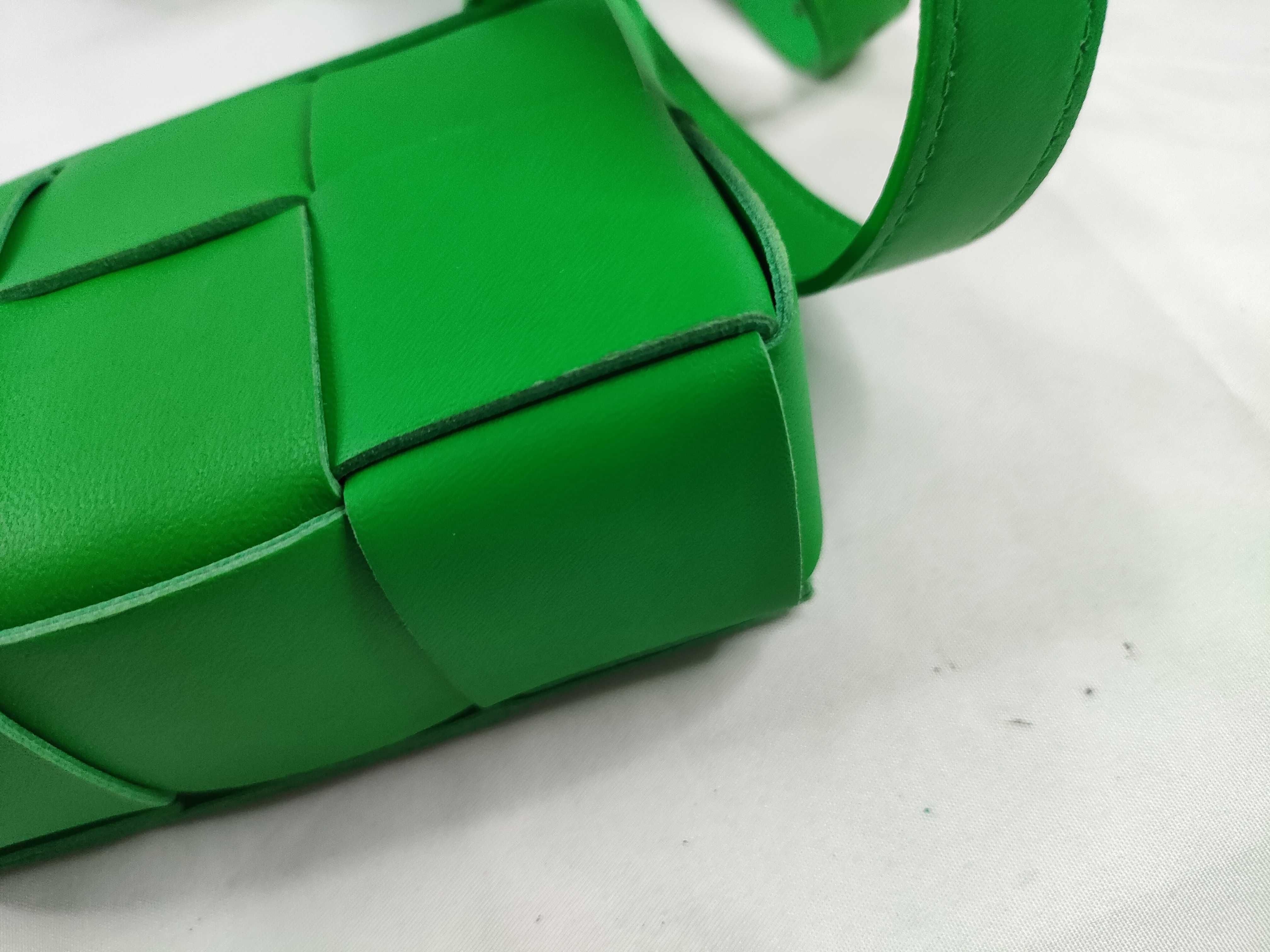 Intrecciato Bottega Veneta Maxi Intrecciato Candy Cassette Bag Leather Green 49 Shoulder Bag — view 5