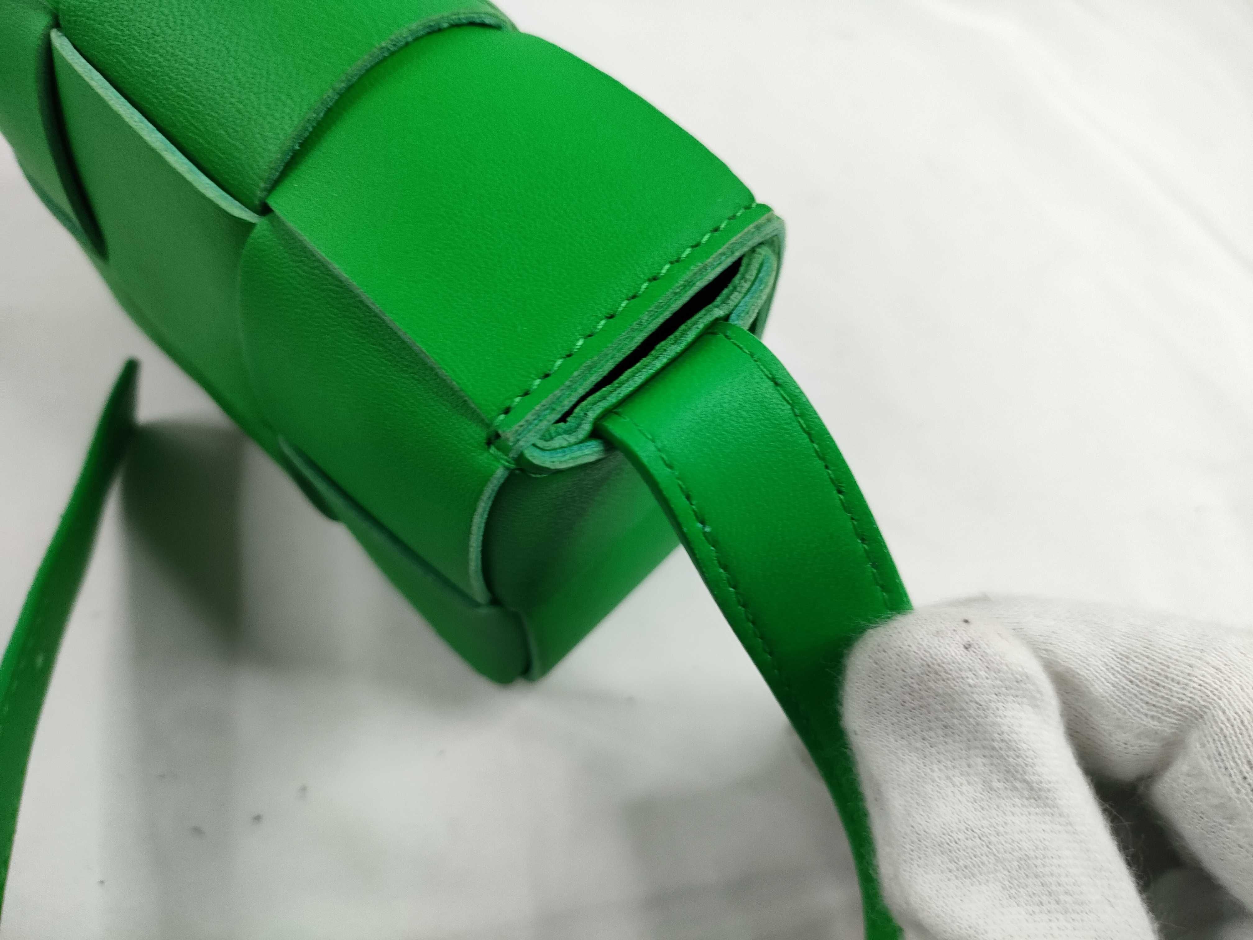 Intrecciato Bottega Veneta Maxi Intrecciato Candy Cassette Bag Leather Green 49 Shoulder Bag — view 8