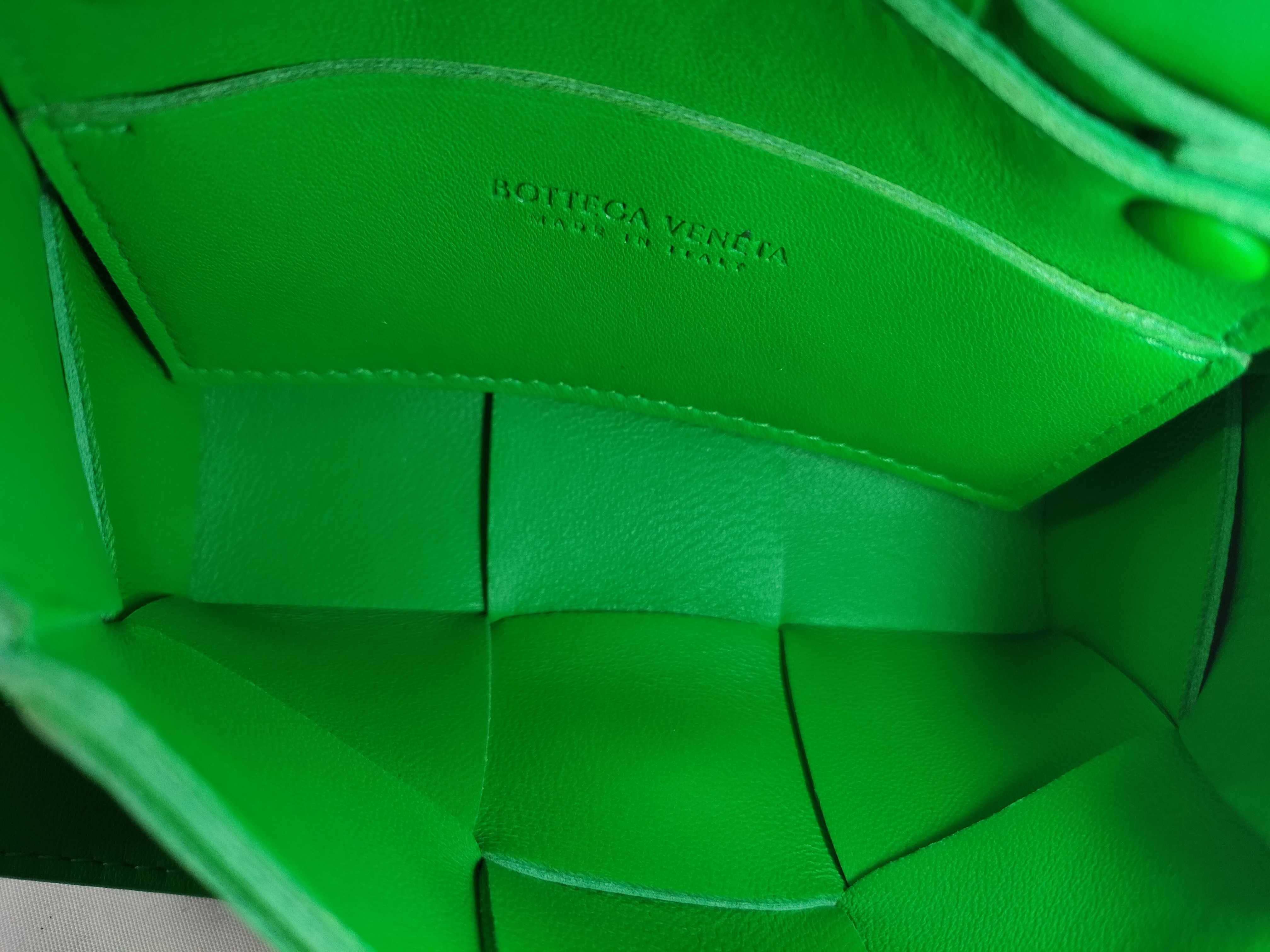 Intrecciato Bottega Veneta Maxi Intrecciato Candy Cassette Bag Leather Green 49 Shoulder Bag — view 10