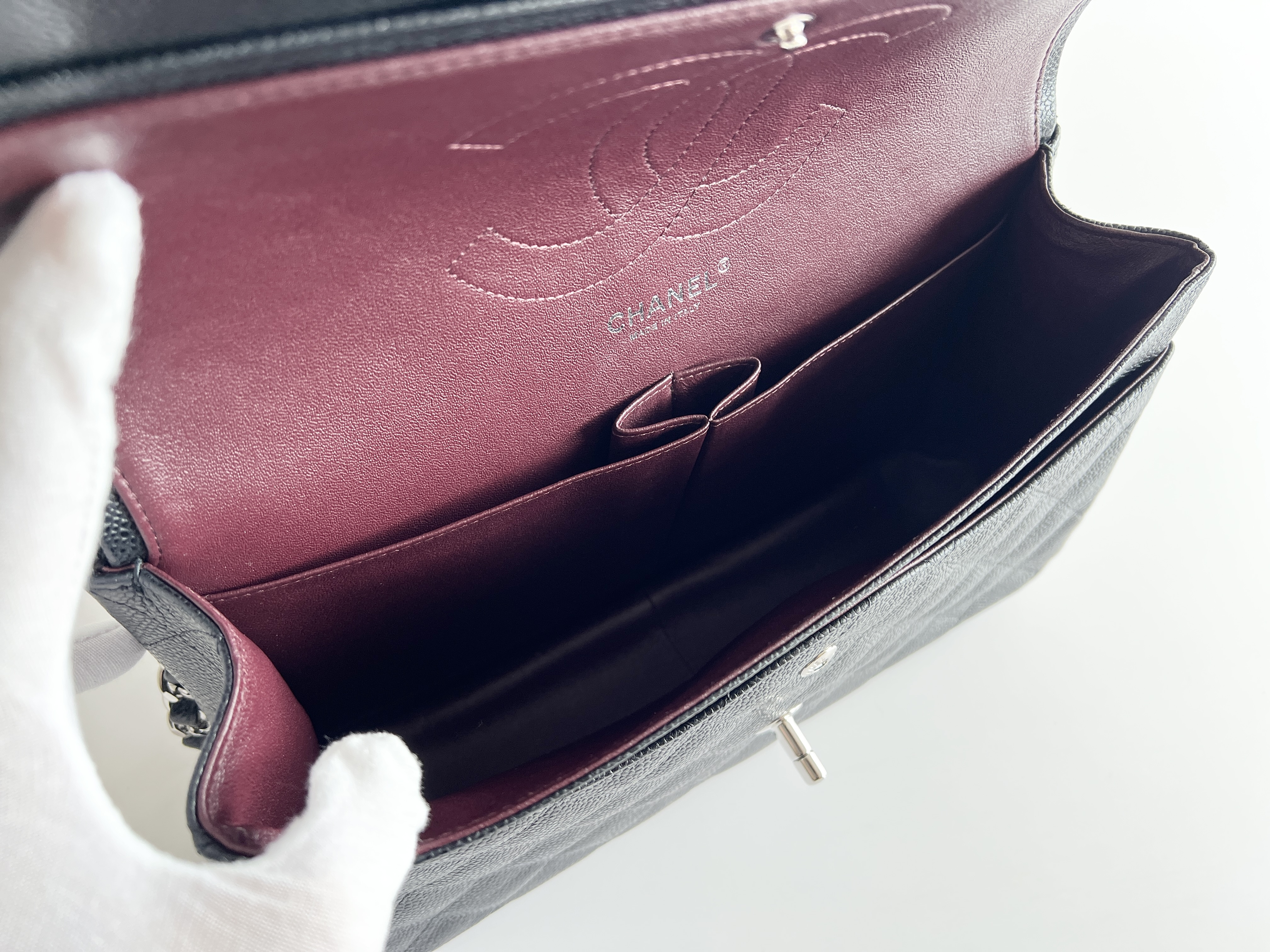 Matelasse 30 W Double Flap Caviar Skin Leather No. 17 Chain Shoulder Bag — view 7