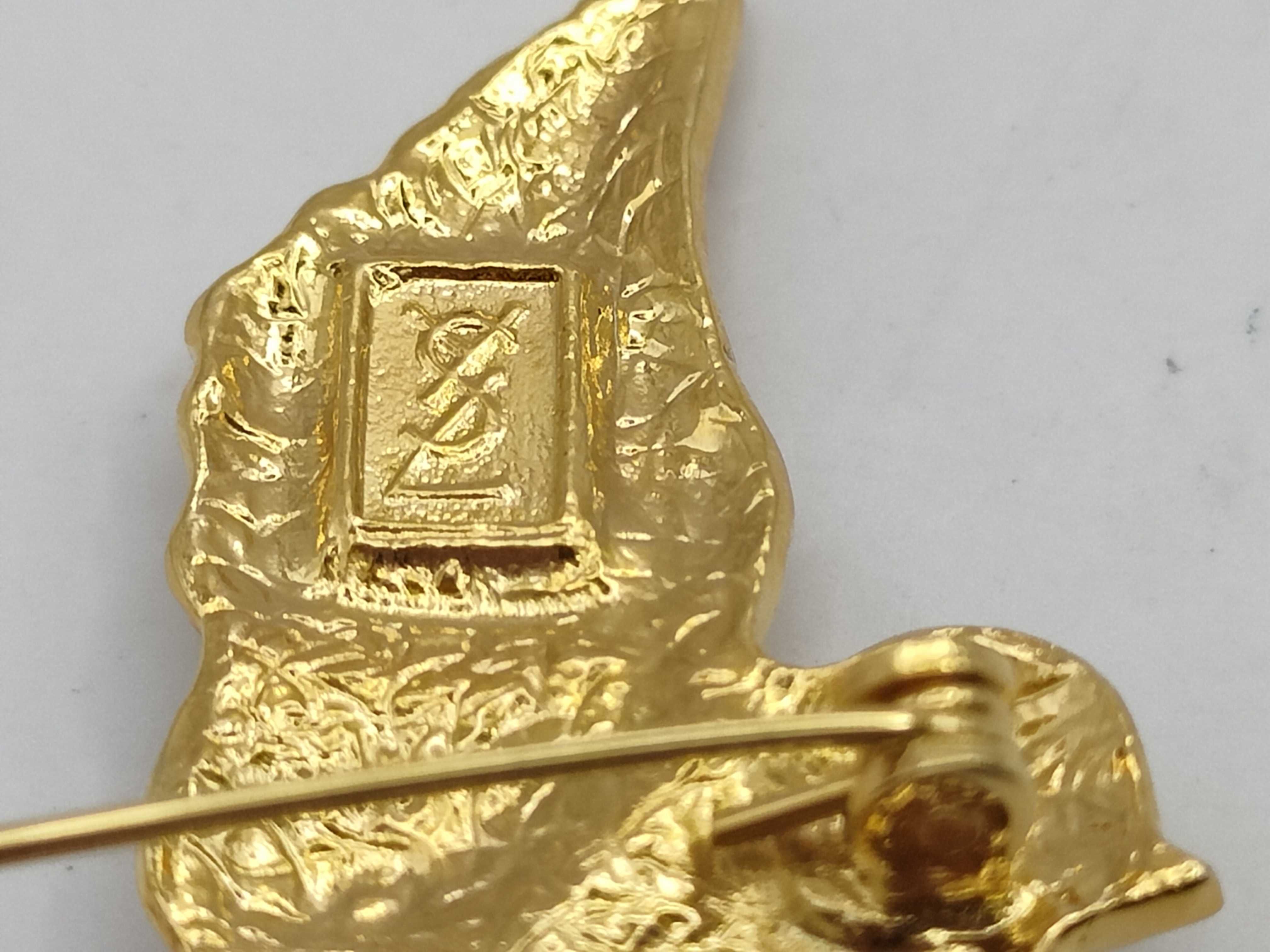 Brooch — view 6