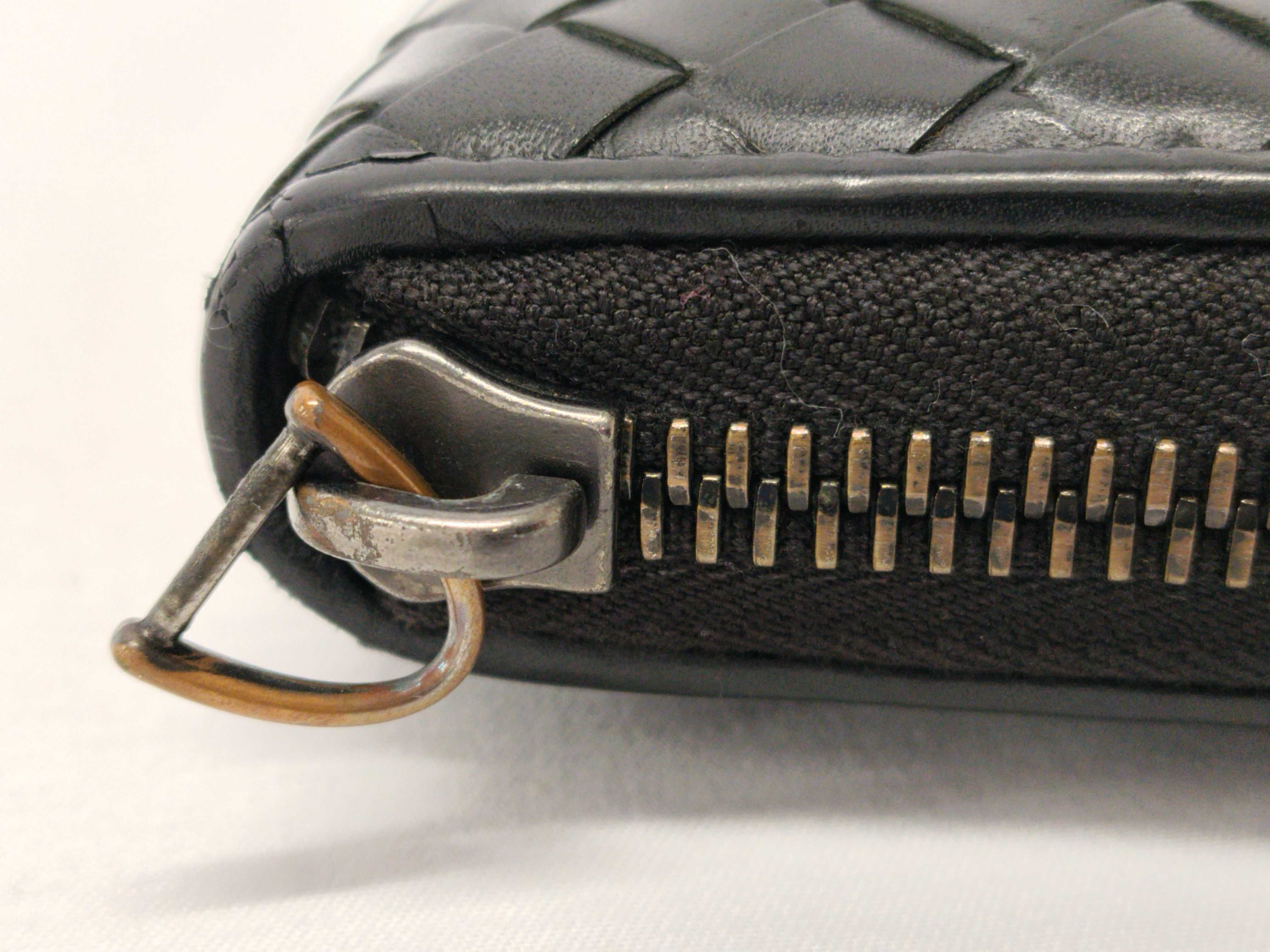 Intrecciato Round Zip Wallet Black — view 8