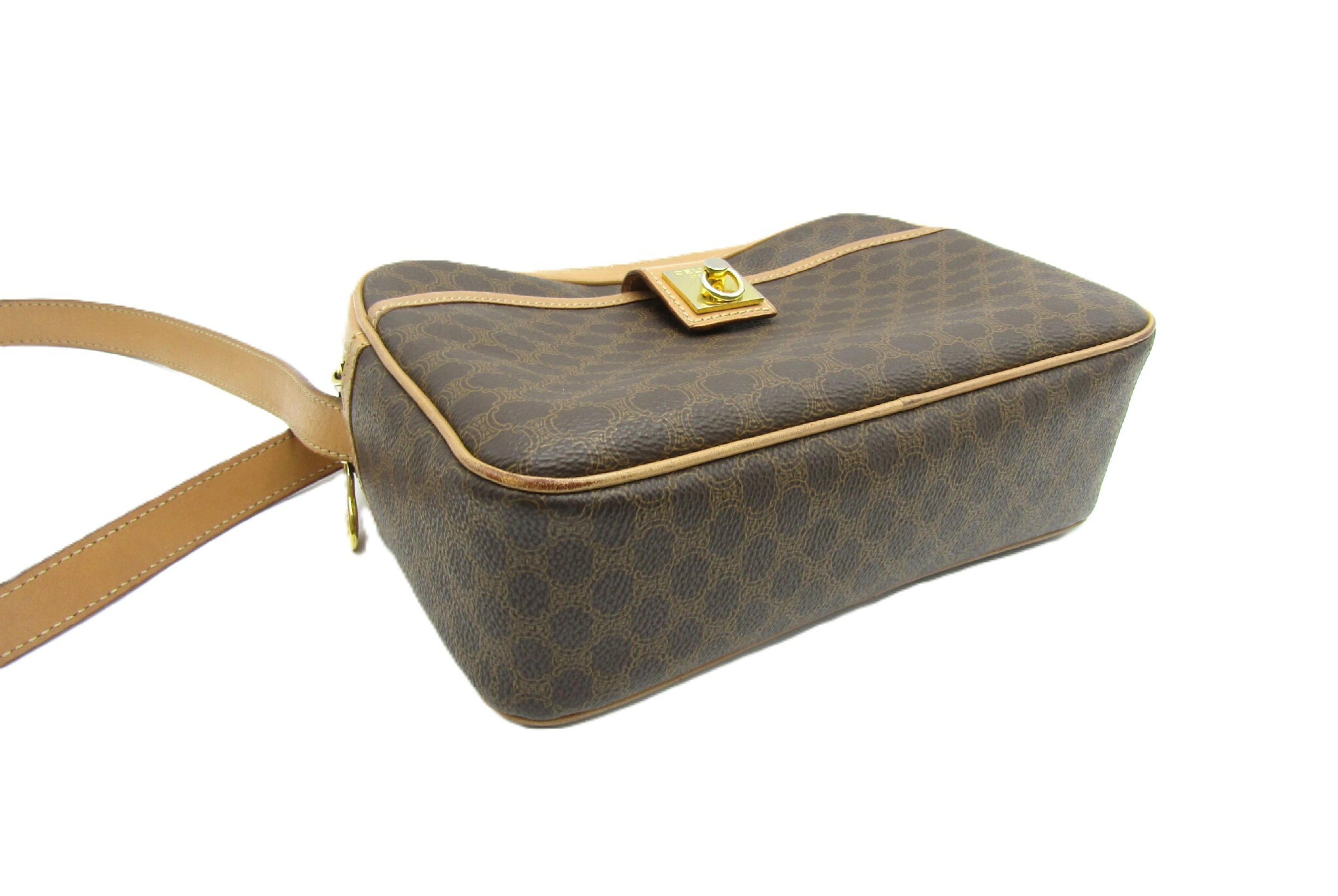 Macadam pattern vintage gold hardware shoulder bag — view 4