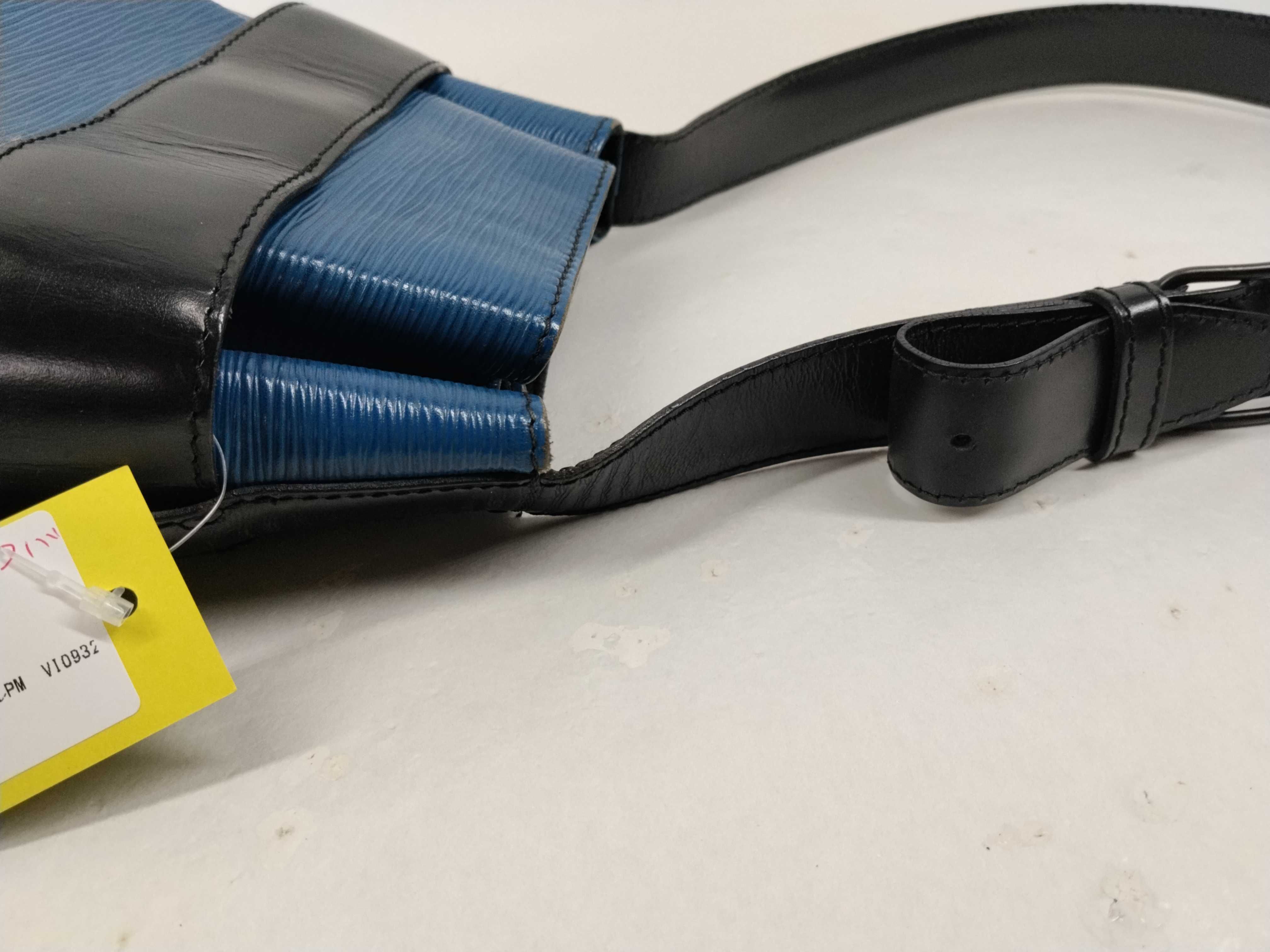 Epi Sac Depaule PM Shoulder Bag — view 6